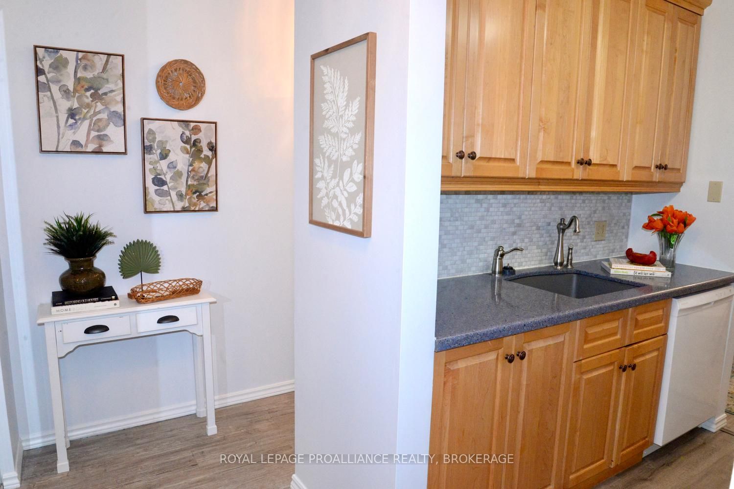 540 Talbot Place 205 Property Photo 4