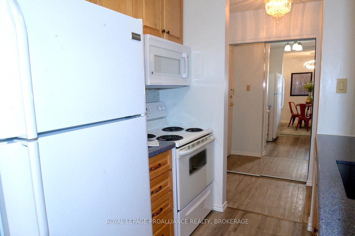 540 Talbot Place 205 Property Photo 8