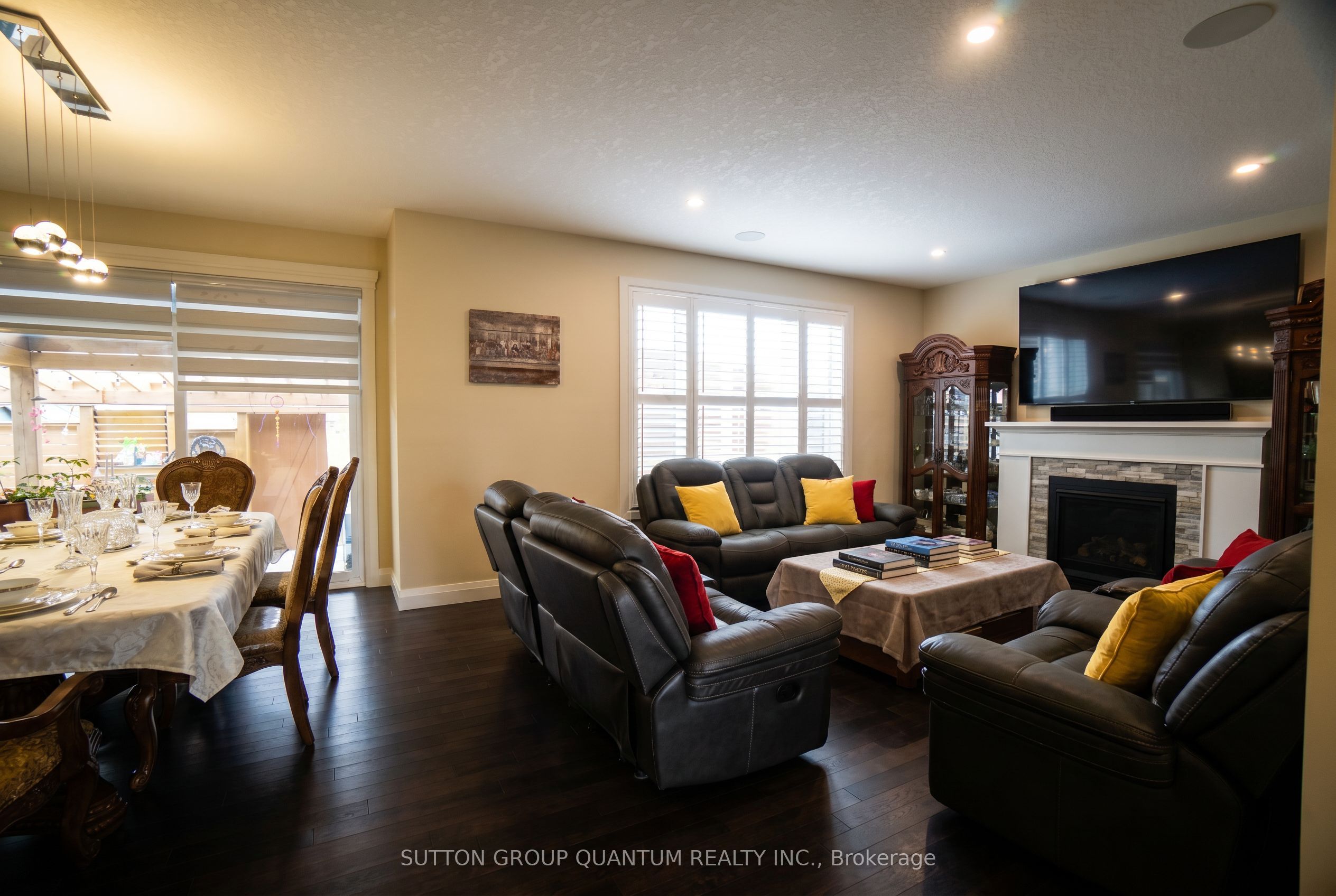 104 Thames Springs Crescent Property Photo 6