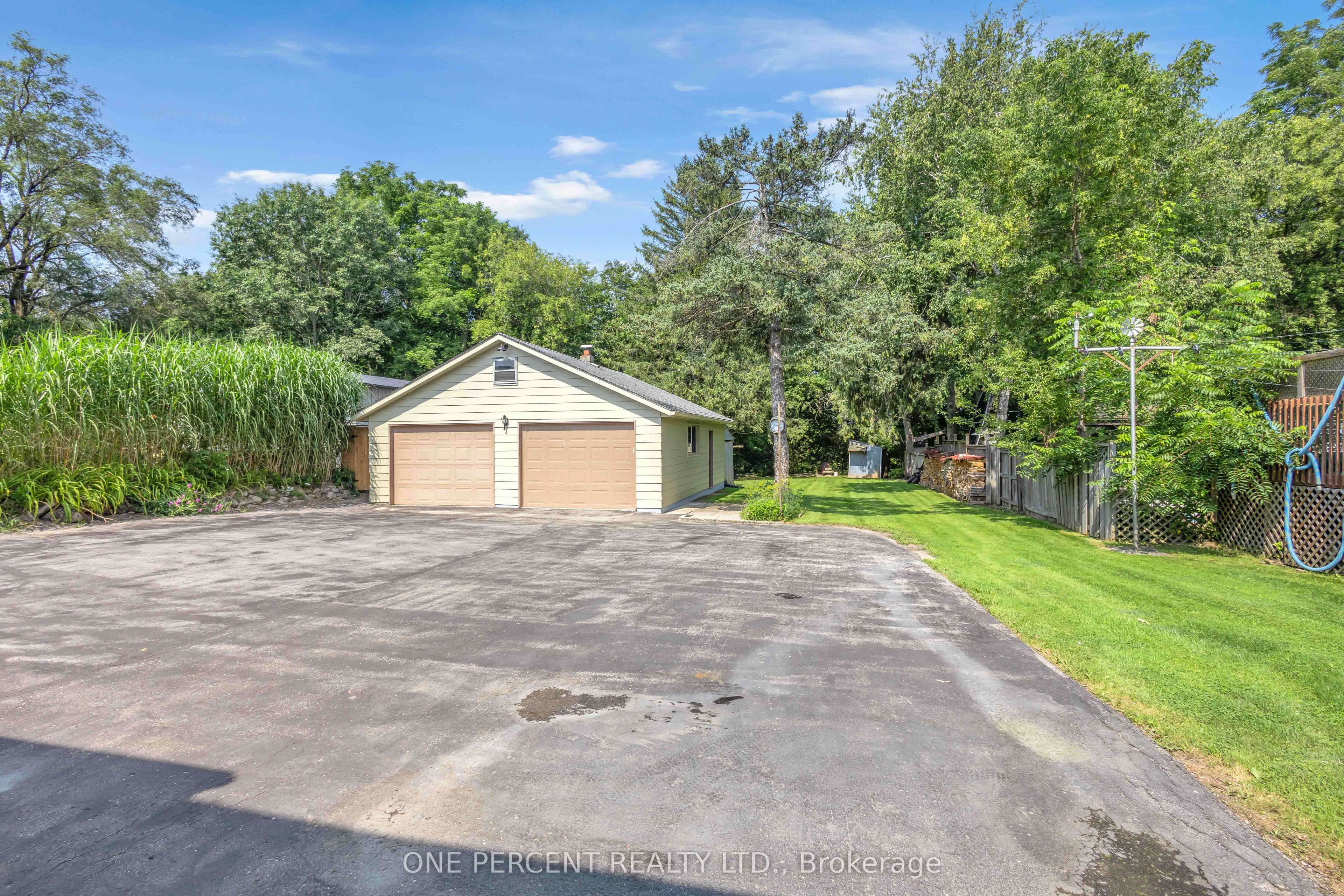 55 Young Street Property Photo 4