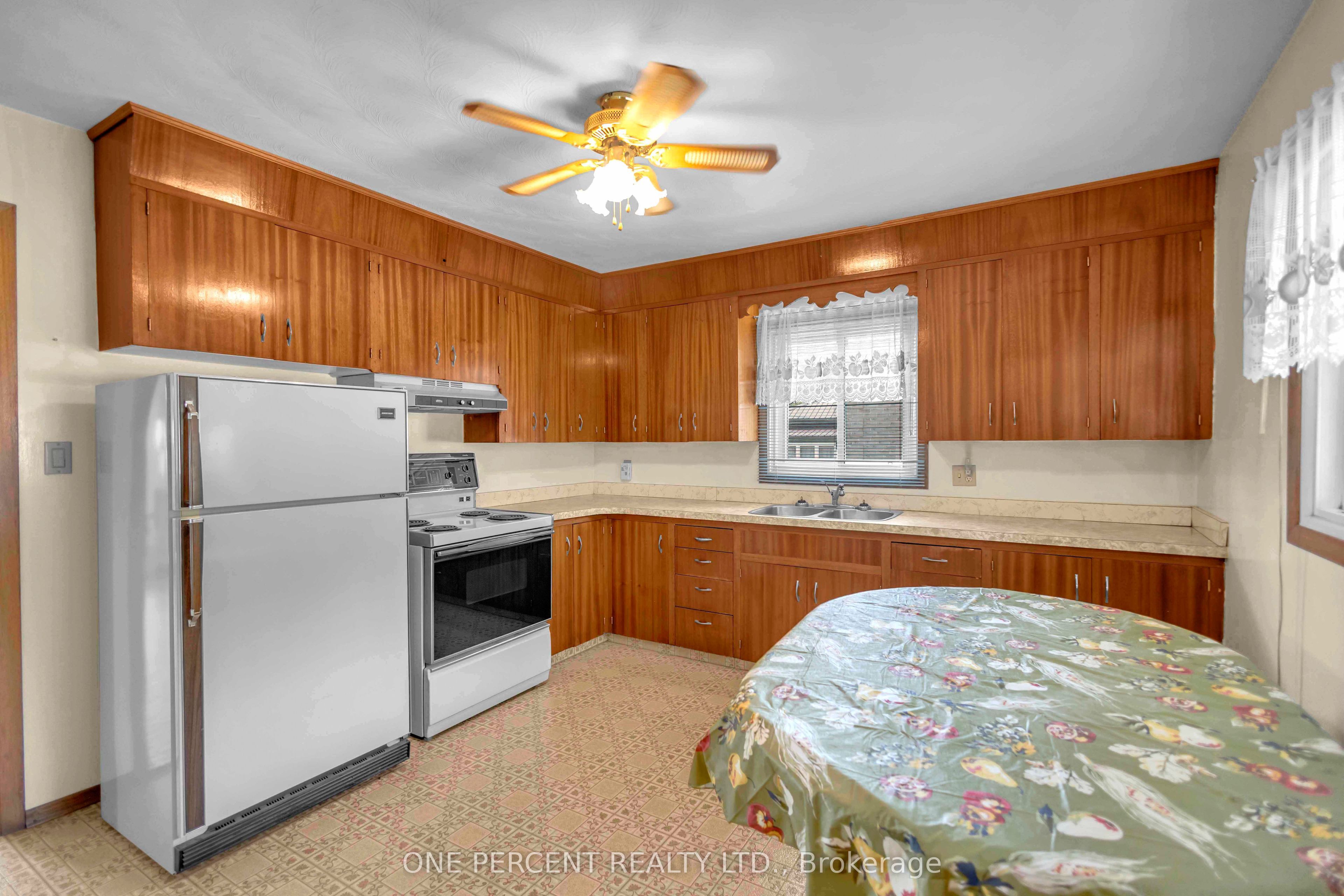 55 Young Street Property Photo 15