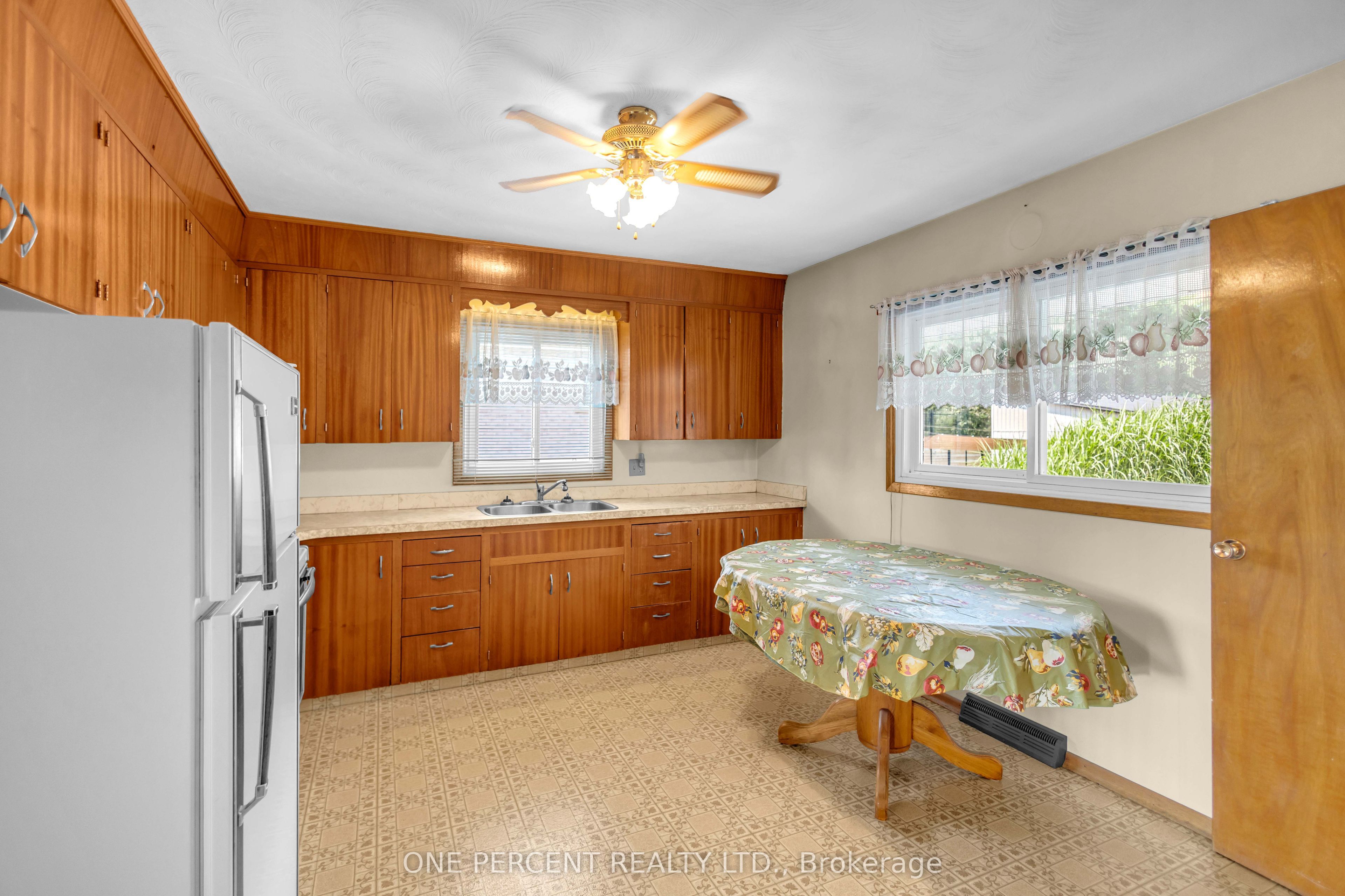 55 Young Street Property Photo 16