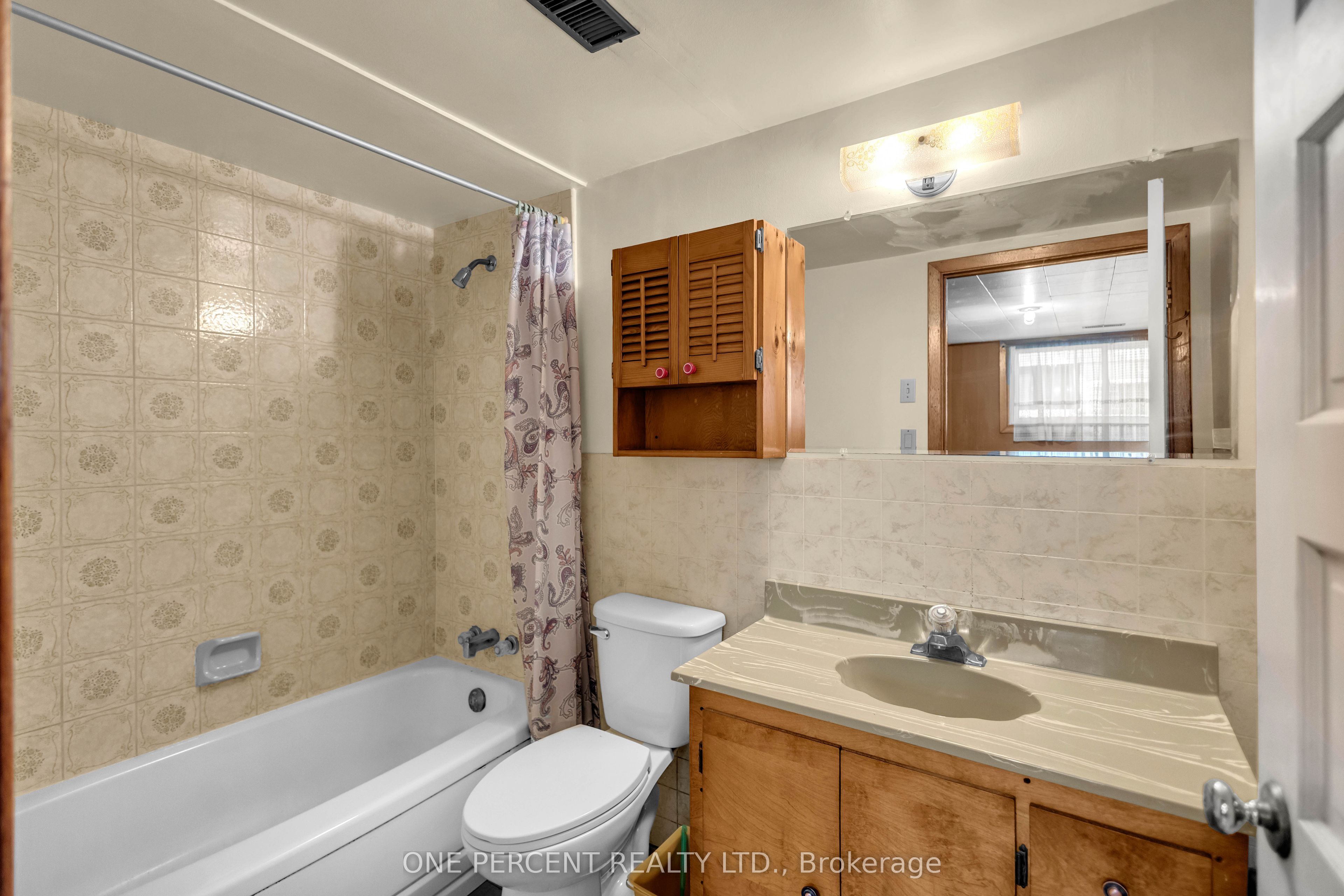 55 Young Street Property Photo 33