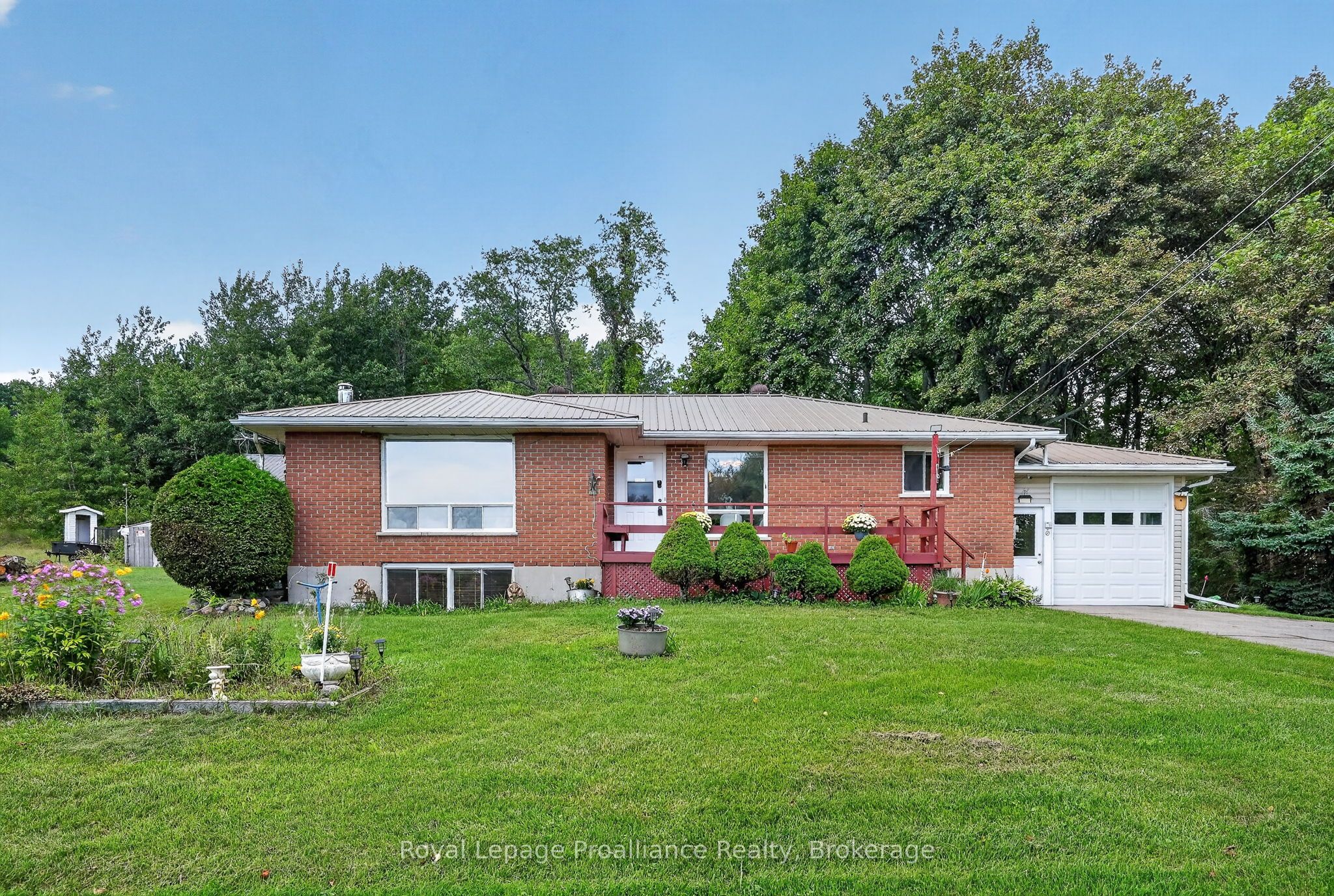 70 Simpson Street Property Photo 3