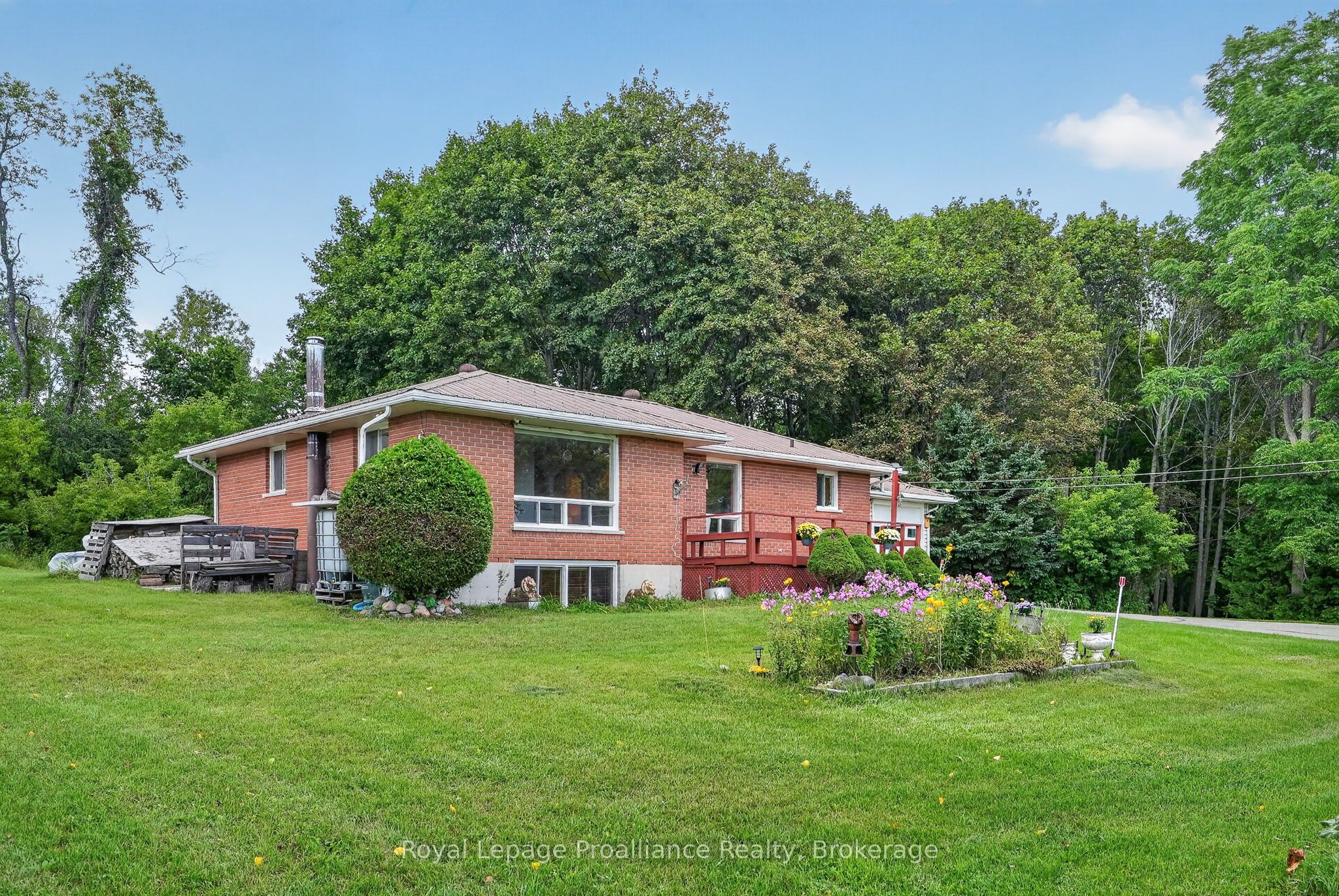 70 Simpson Street Property Photo 4