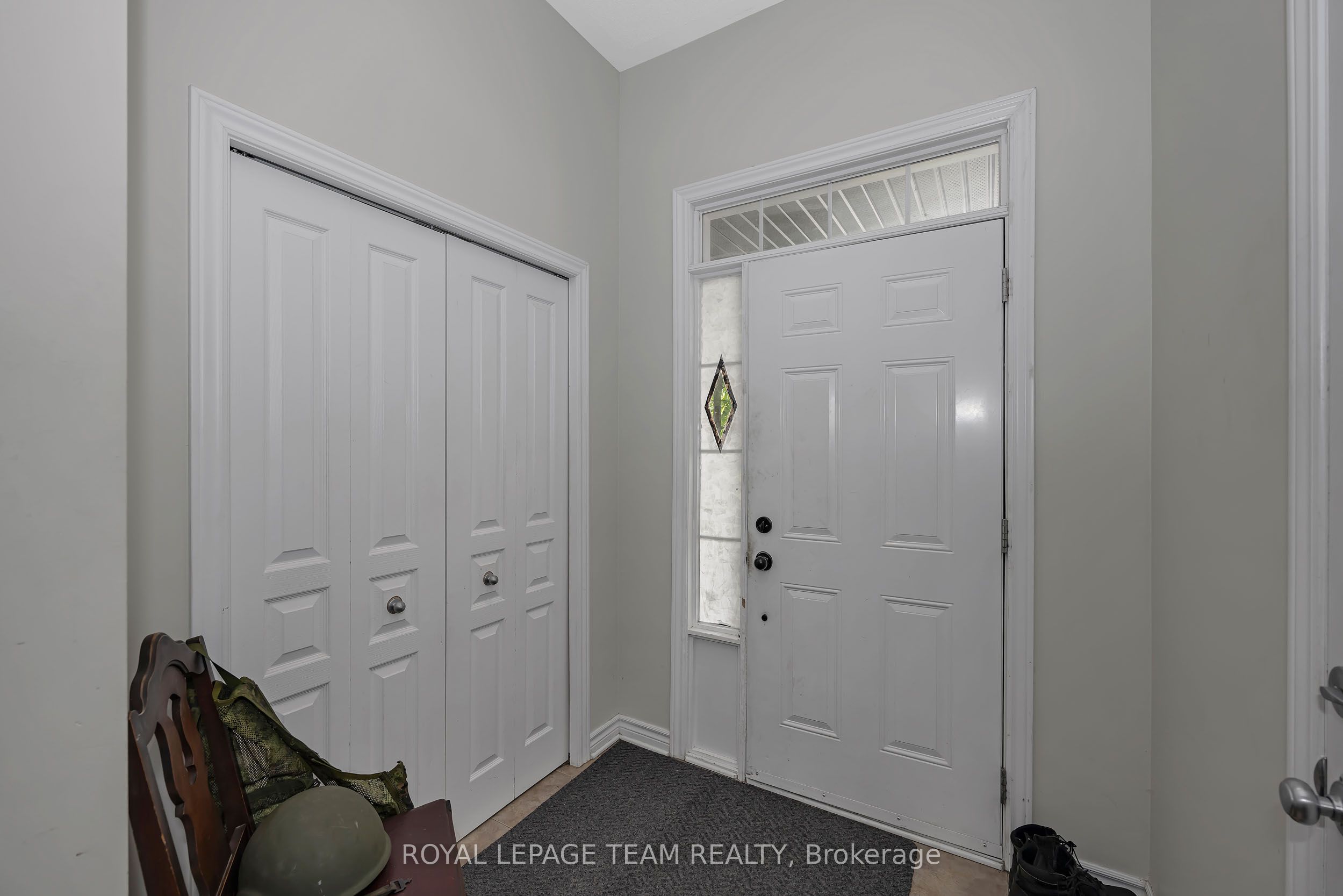 415 Arncliffe Avenue Property Photo 3