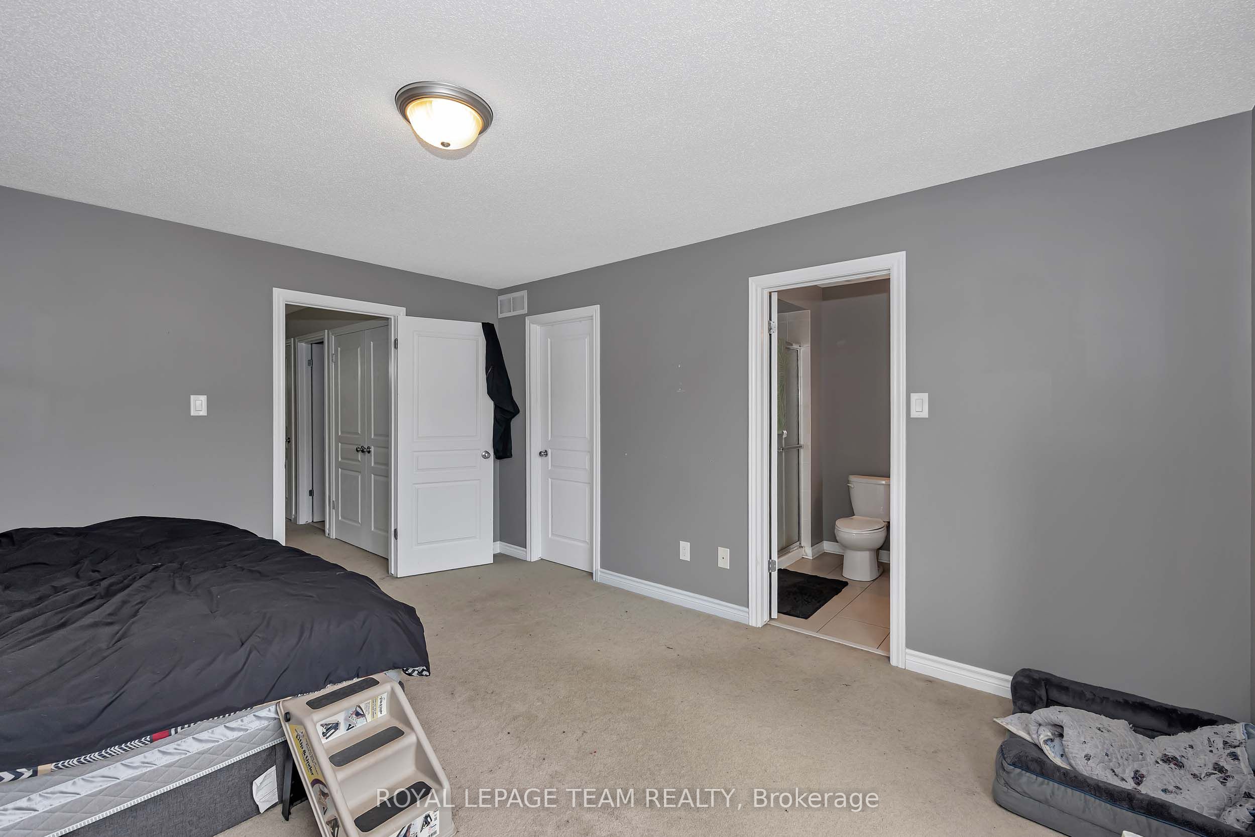 415 Arncliffe Avenue Property Photo 7