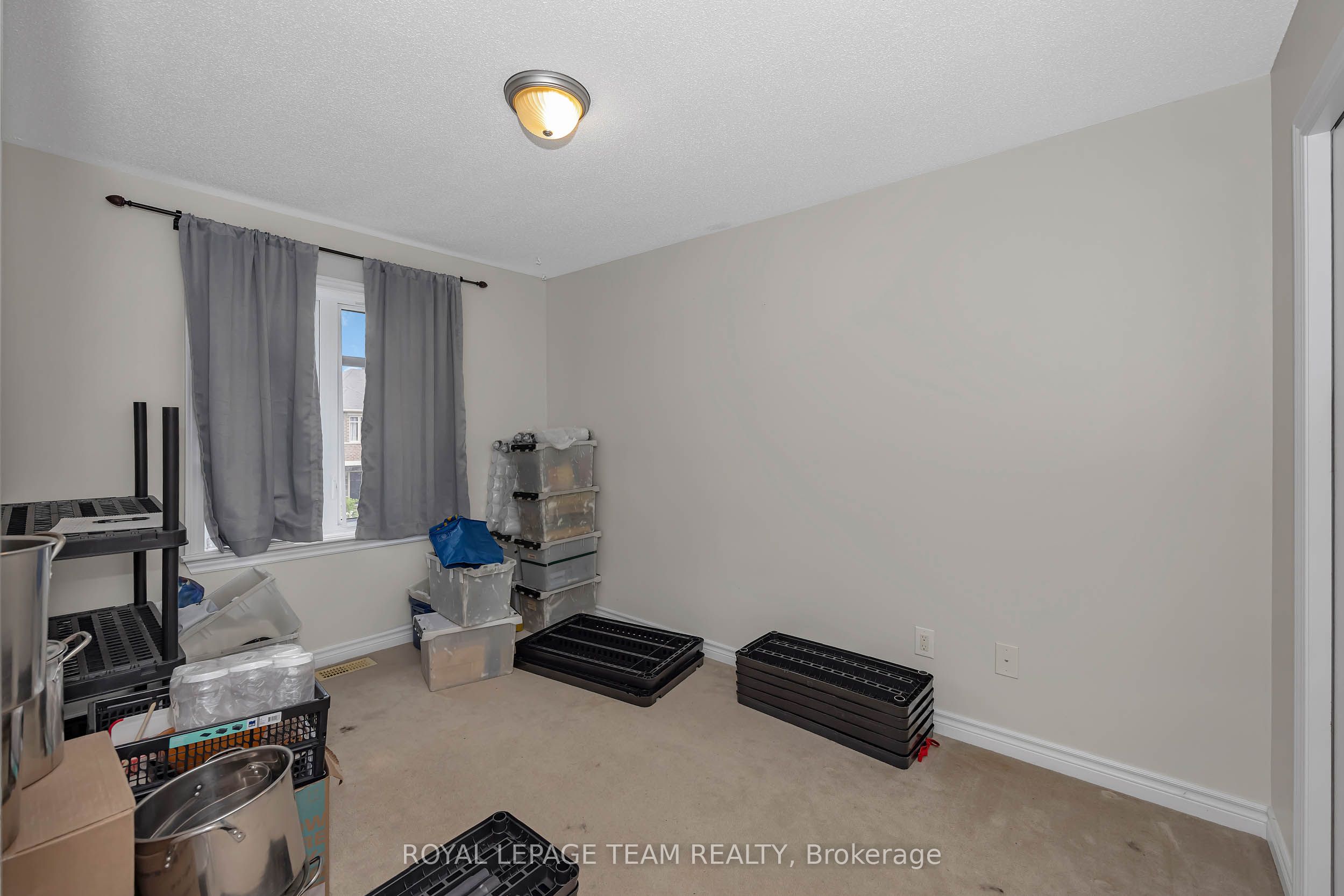 415 Arncliffe Avenue Property Photo 9