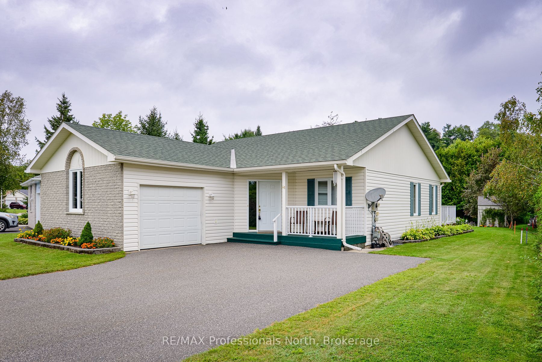 41 Killdeer Crescent Property Photo 1