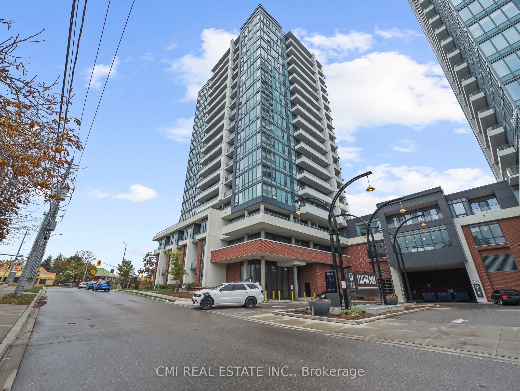 5 Wellington Street S 411 Property Photo 1