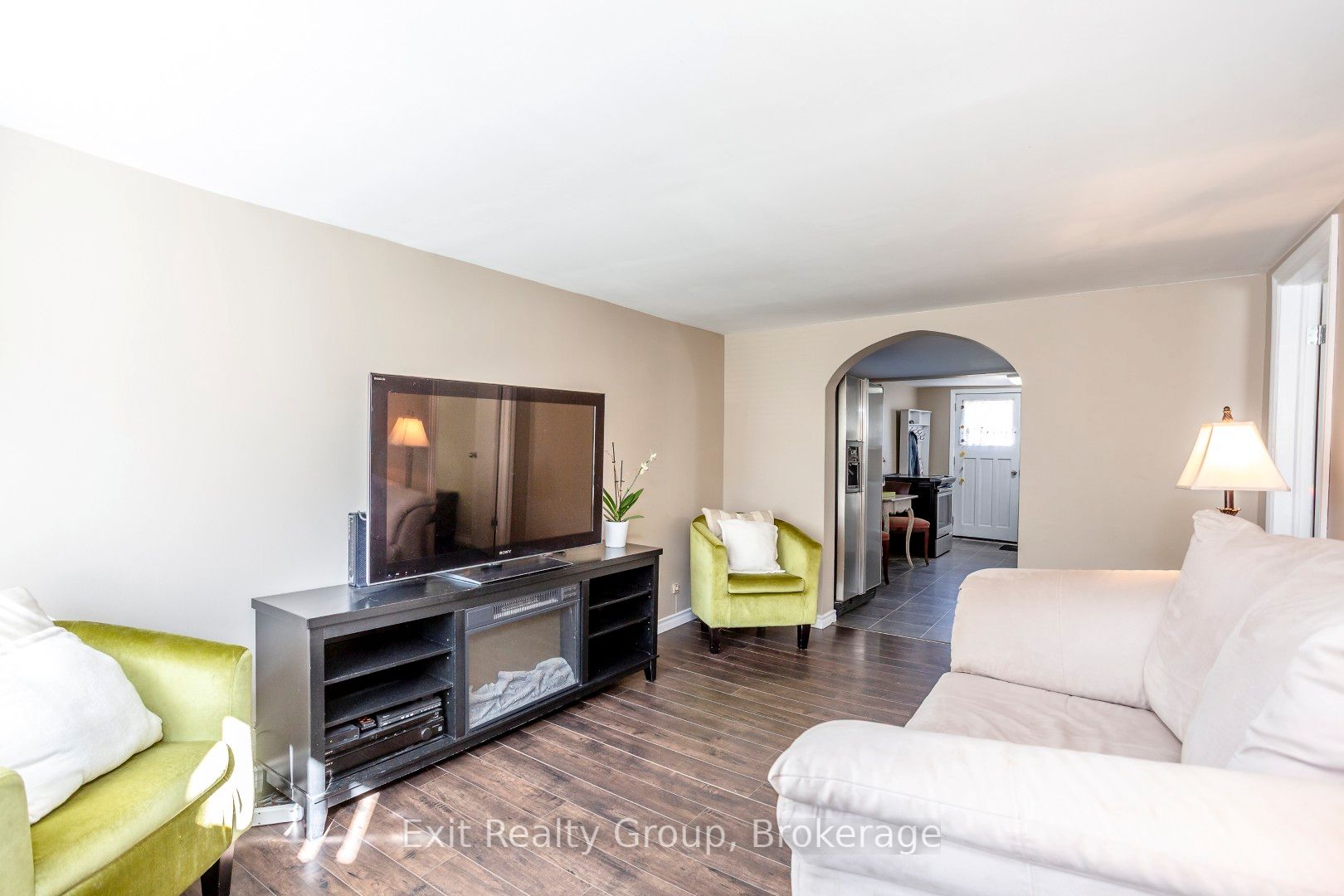 127 Leopold Street Property Photo 9