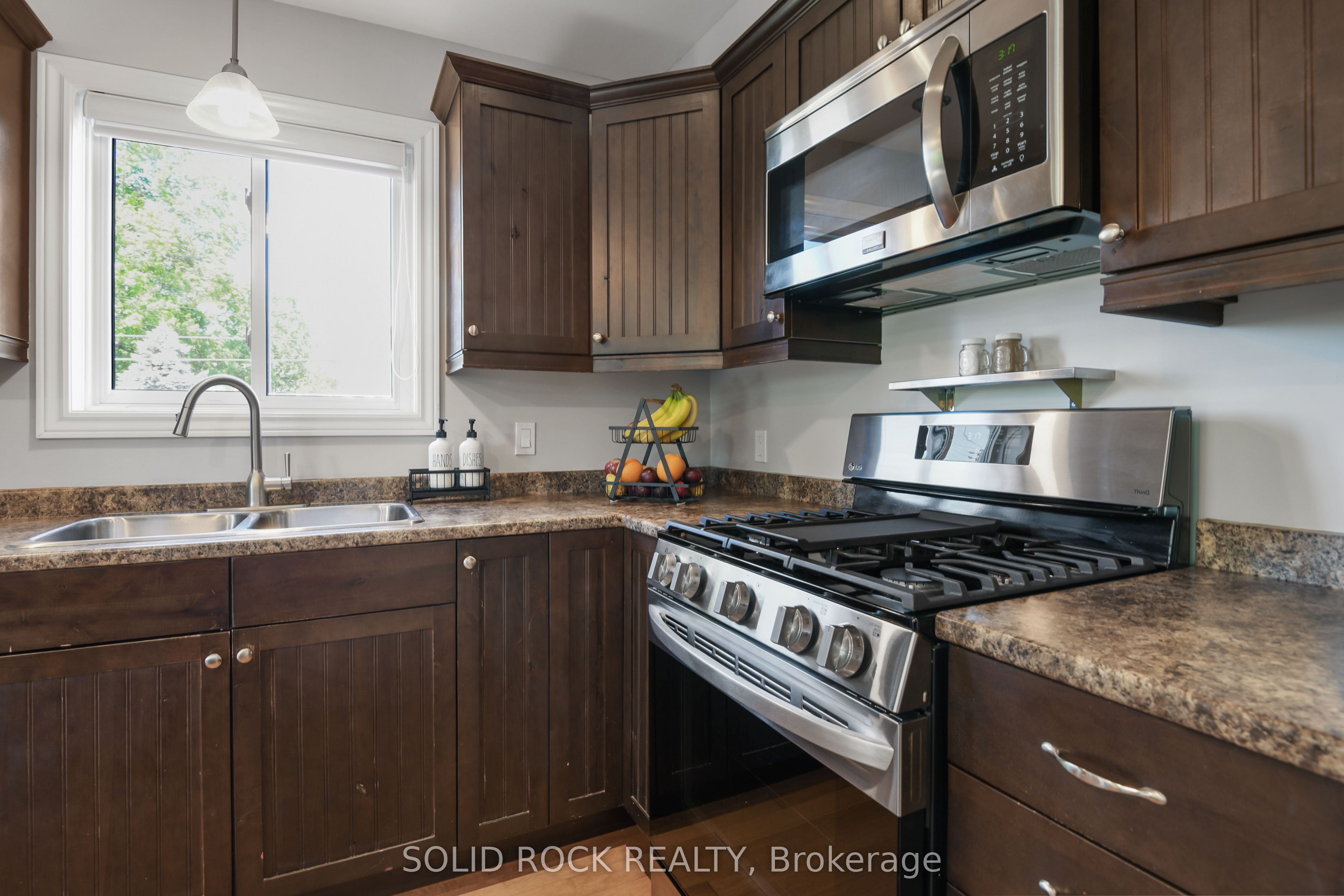 55 Woodward Street Property Photo 6