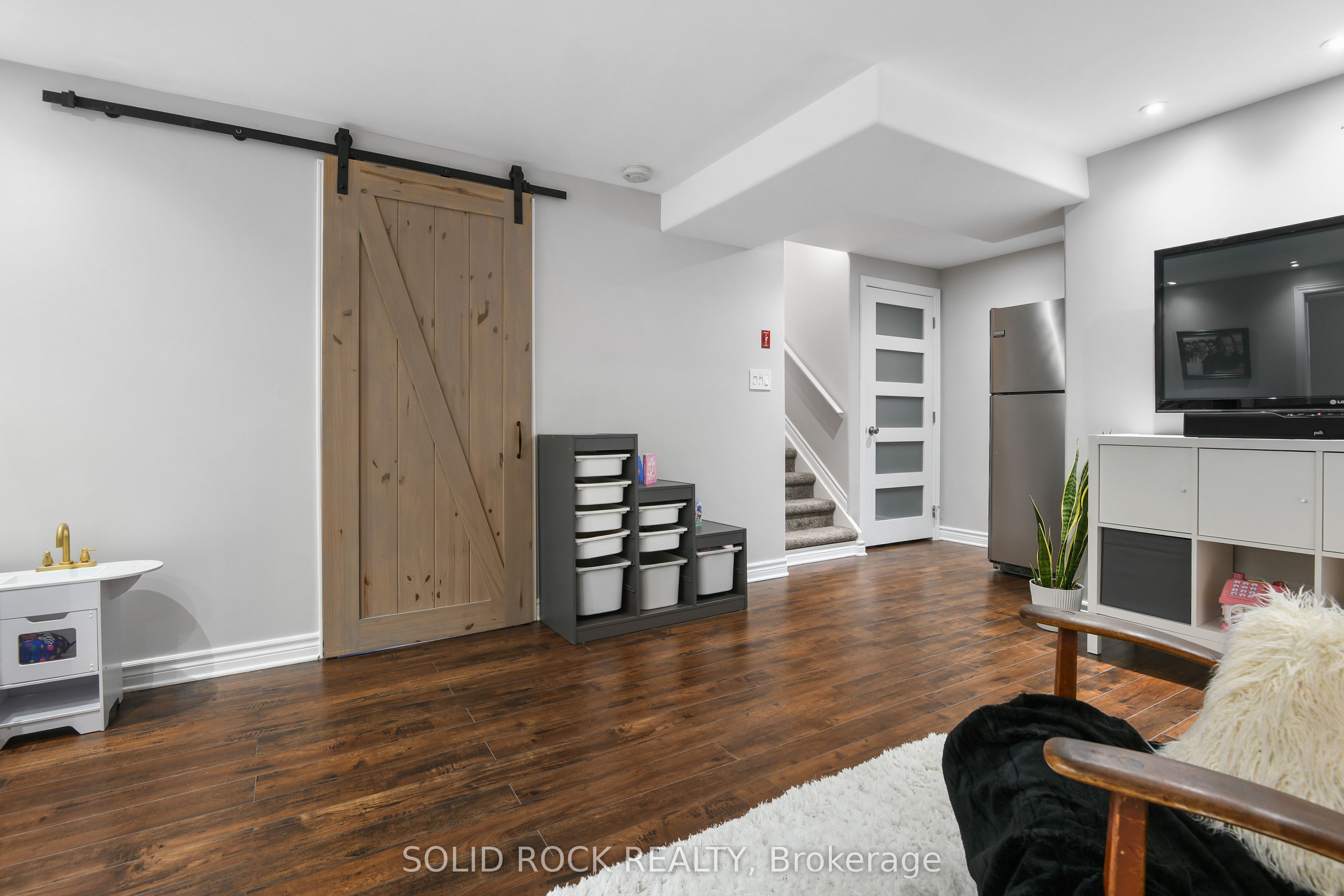 55 Woodward Street Property Photo 19
