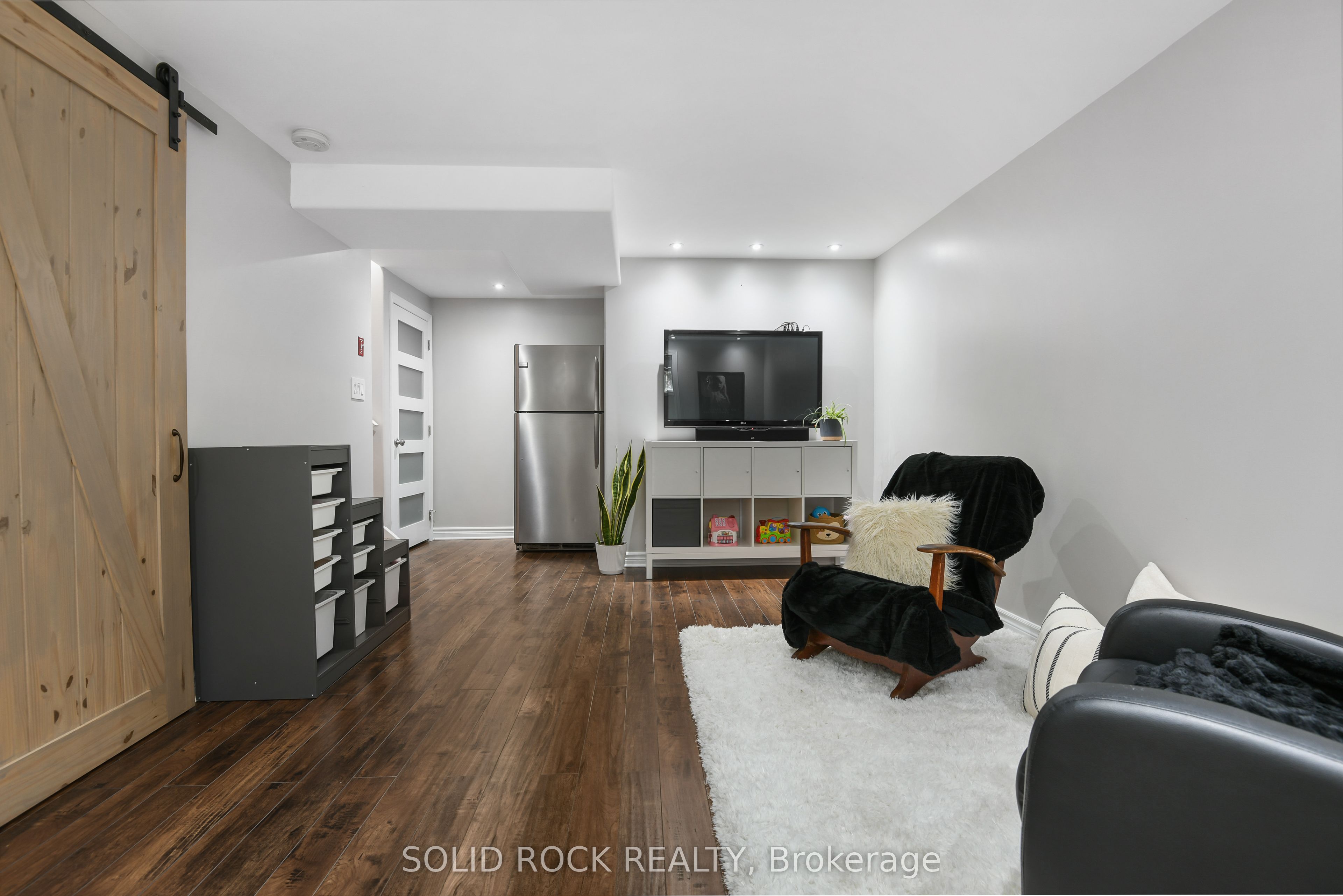 55 Woodward Street Property Photo 20