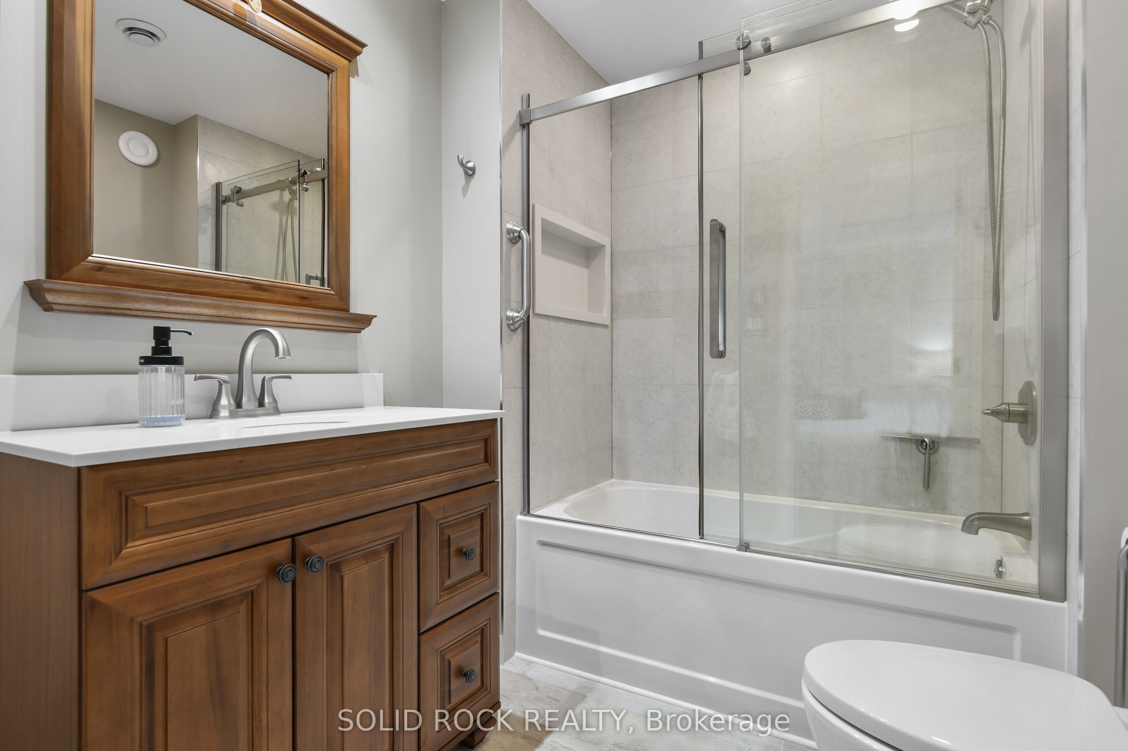 55 Woodward Street Property Photo 24