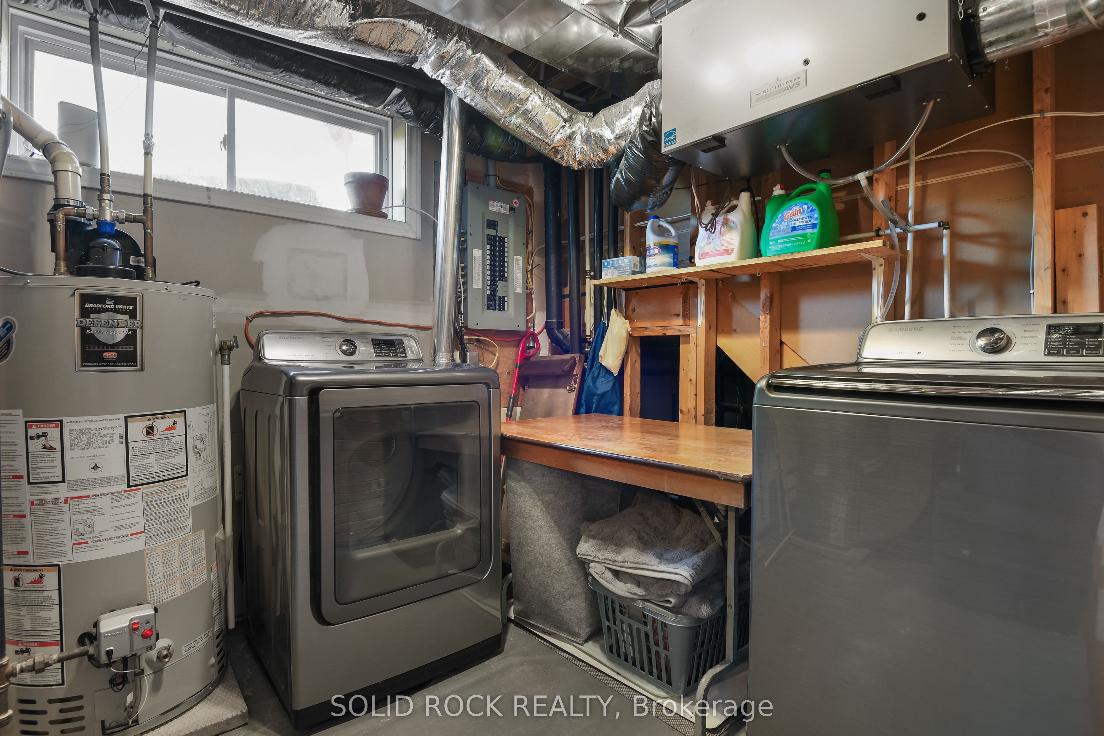 55 Woodward Street Property Photo 25