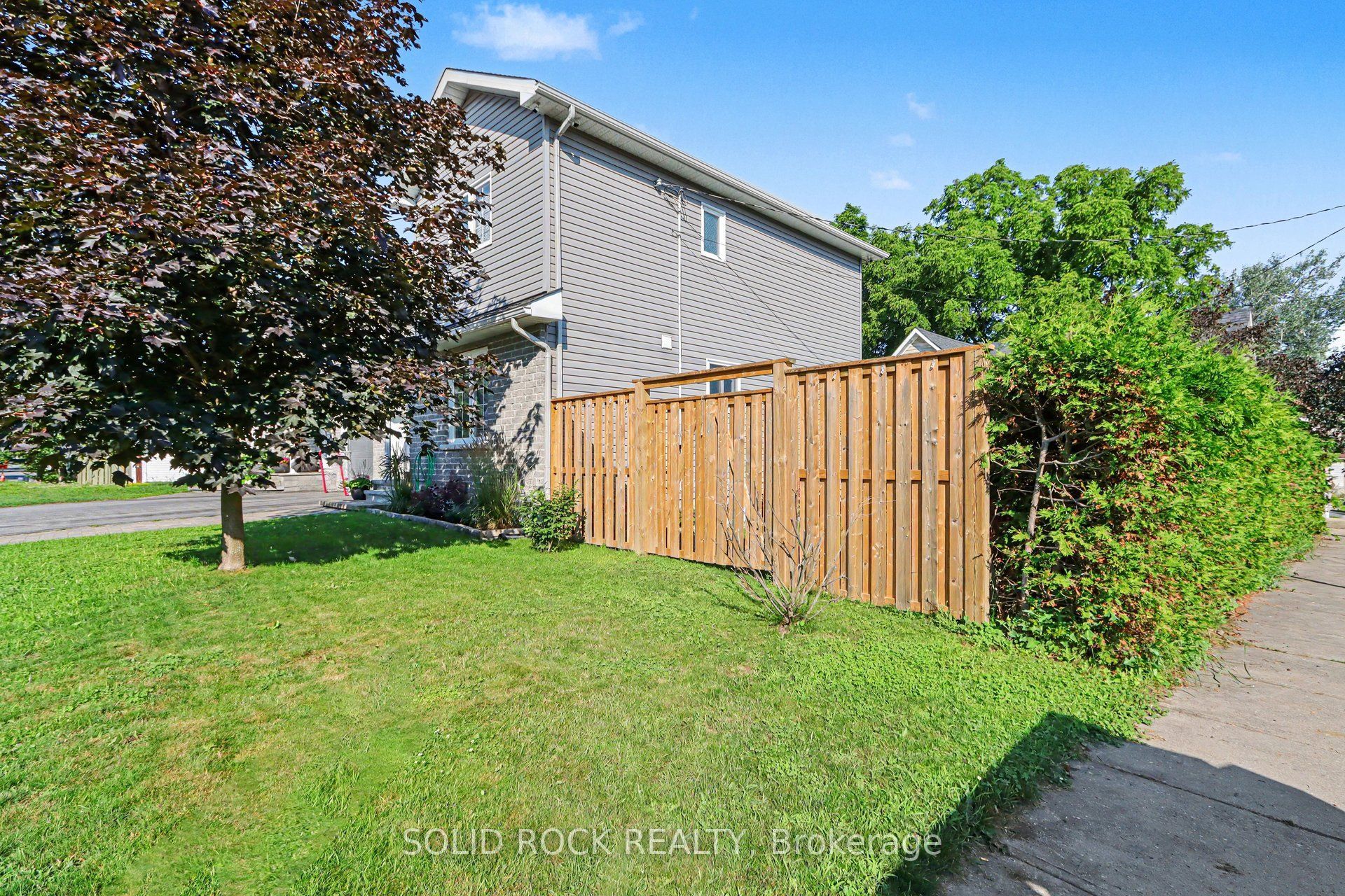 55 Woodward Street Property Photo 32
