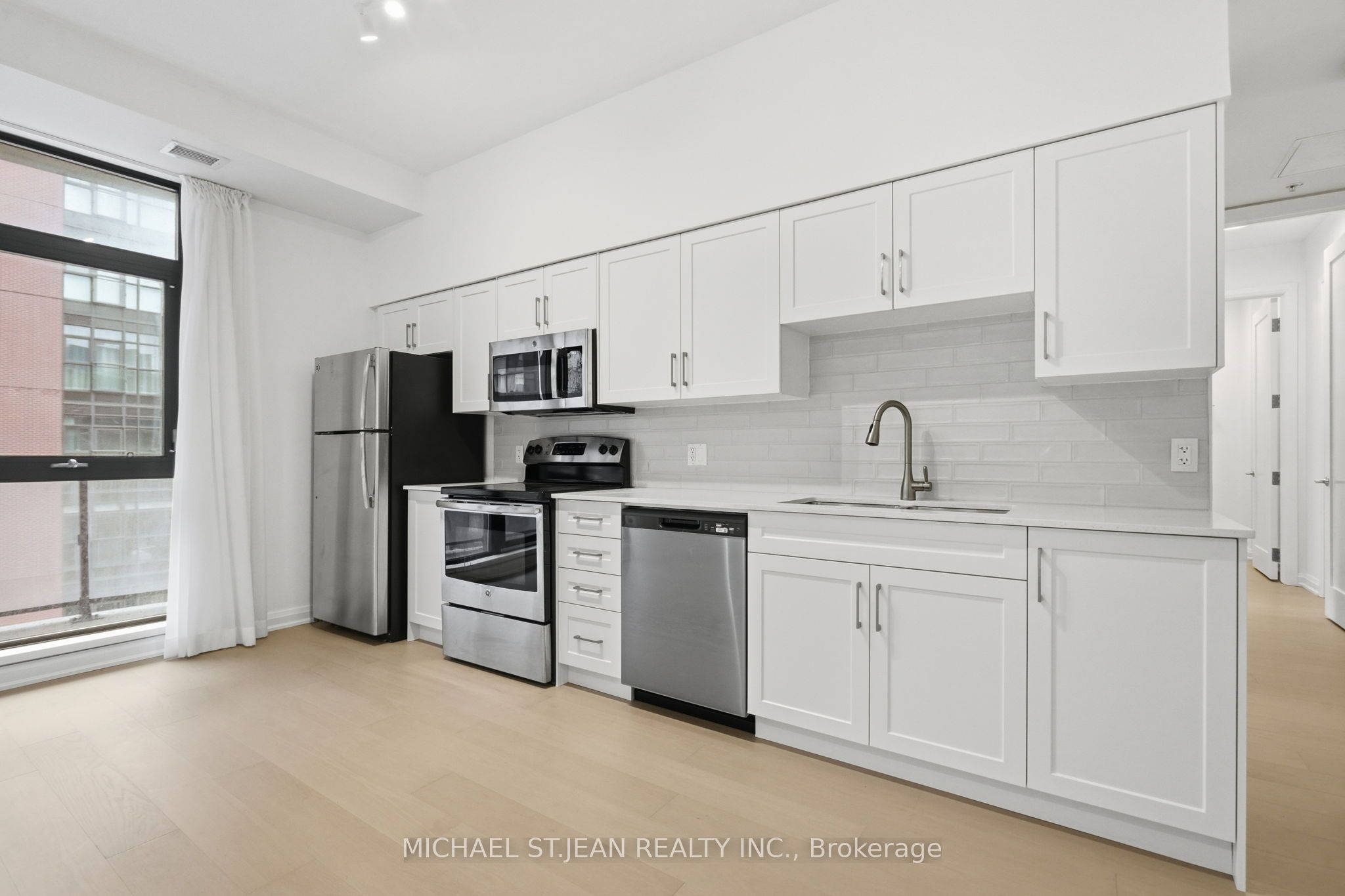 112 King Street E 909 Property Photo 18