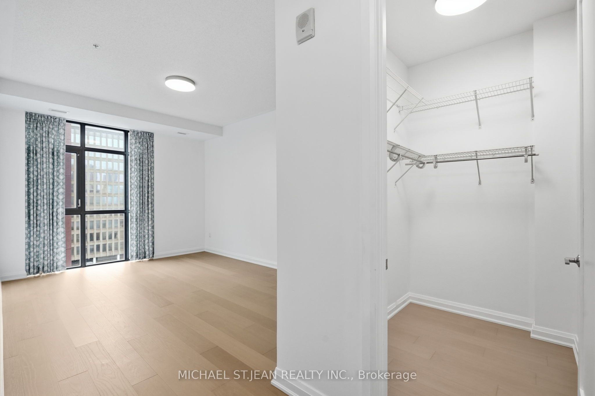 112 King Street E 909 Property Photo 25
