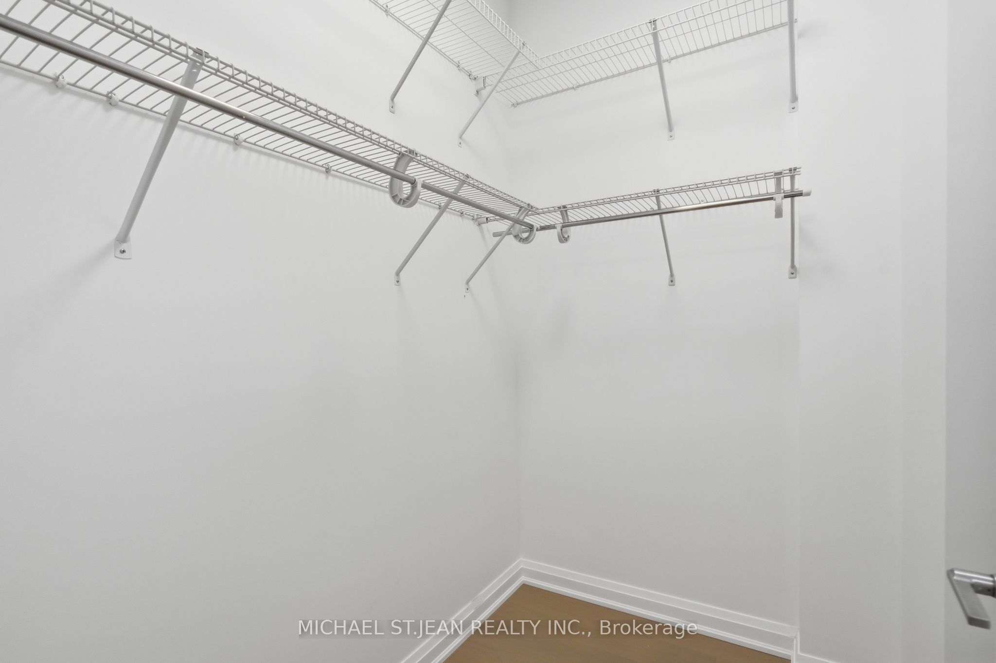 112 King Street E 909 Property Photo 28