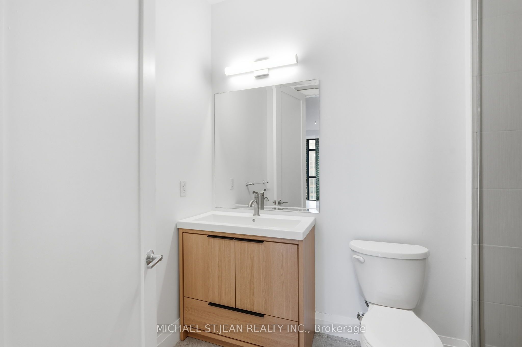 112 King Street E 909 Property Photo 29