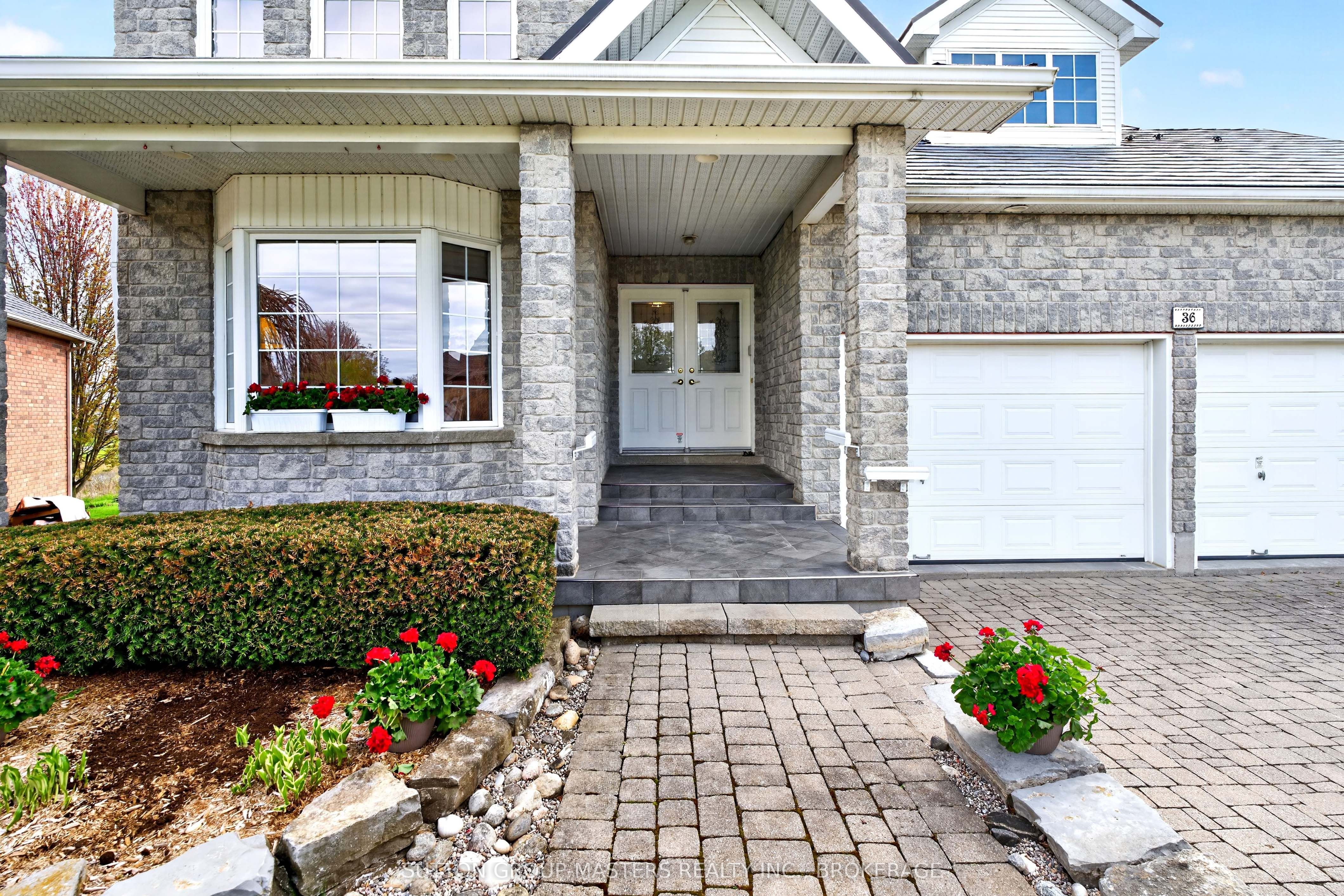 36 Glenora Drive Property Photo 3
