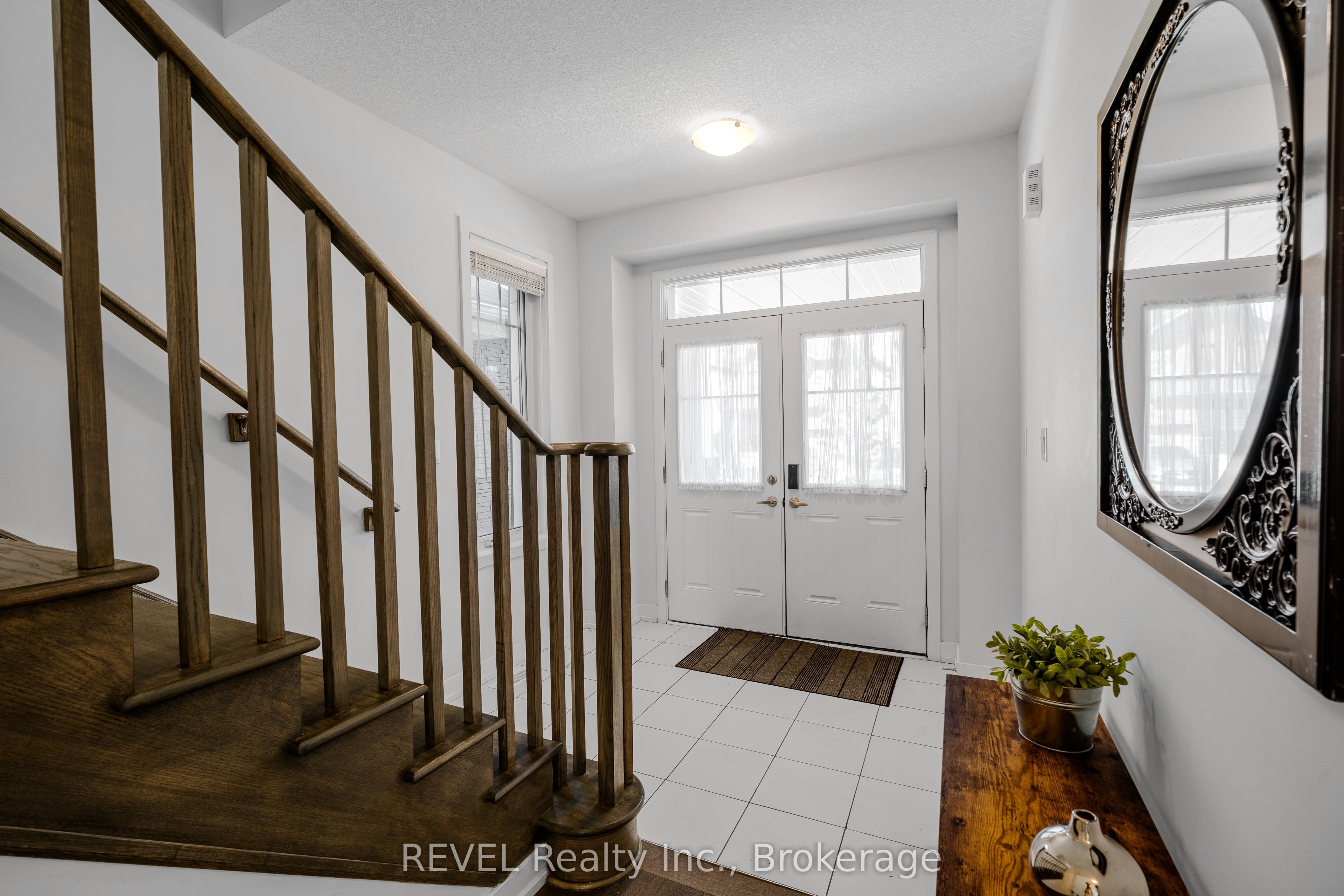 111 Sunflower Crescent Property Photo 6