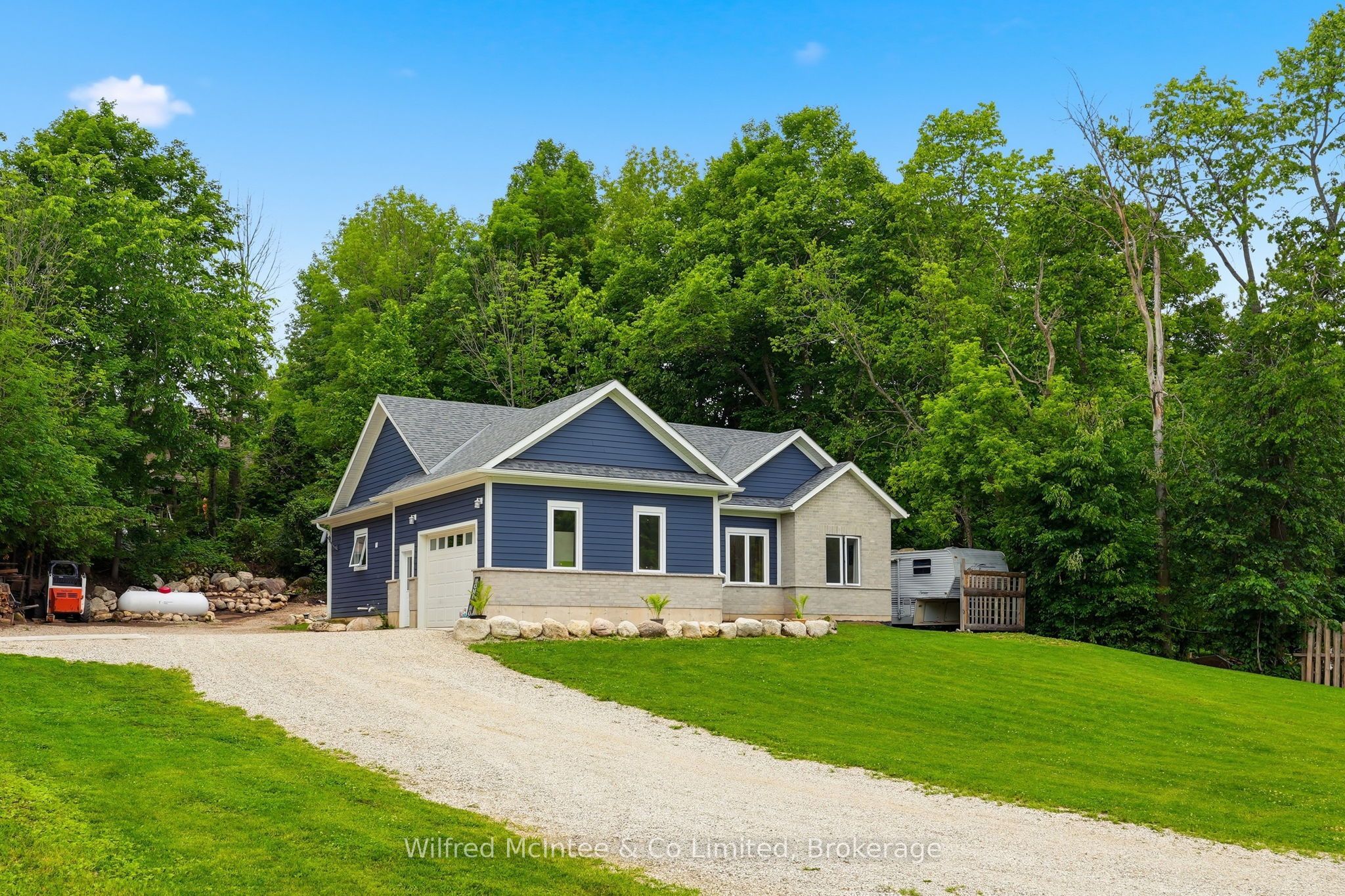 316040 6 Highway Property Photo 1