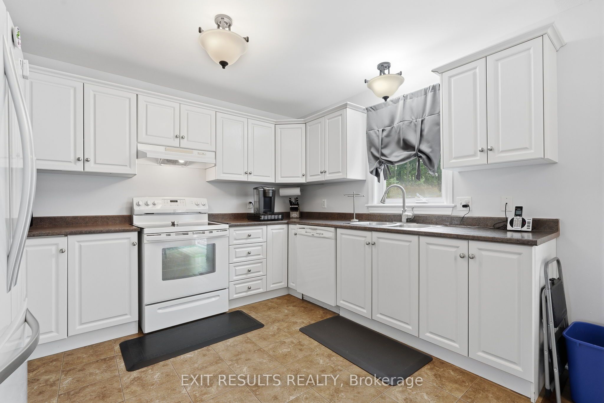 64 Giroux Street Property Photo 9