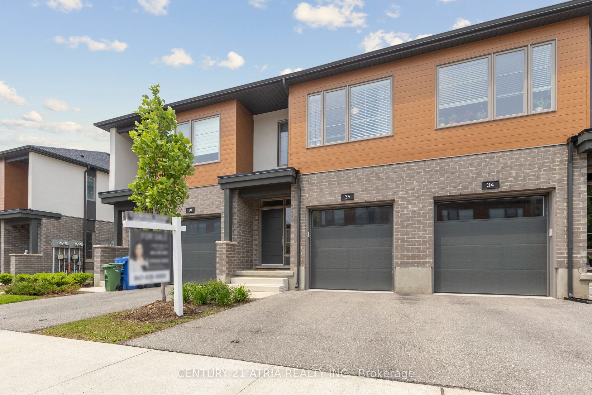 36 Steele Crescent Property Photo 2