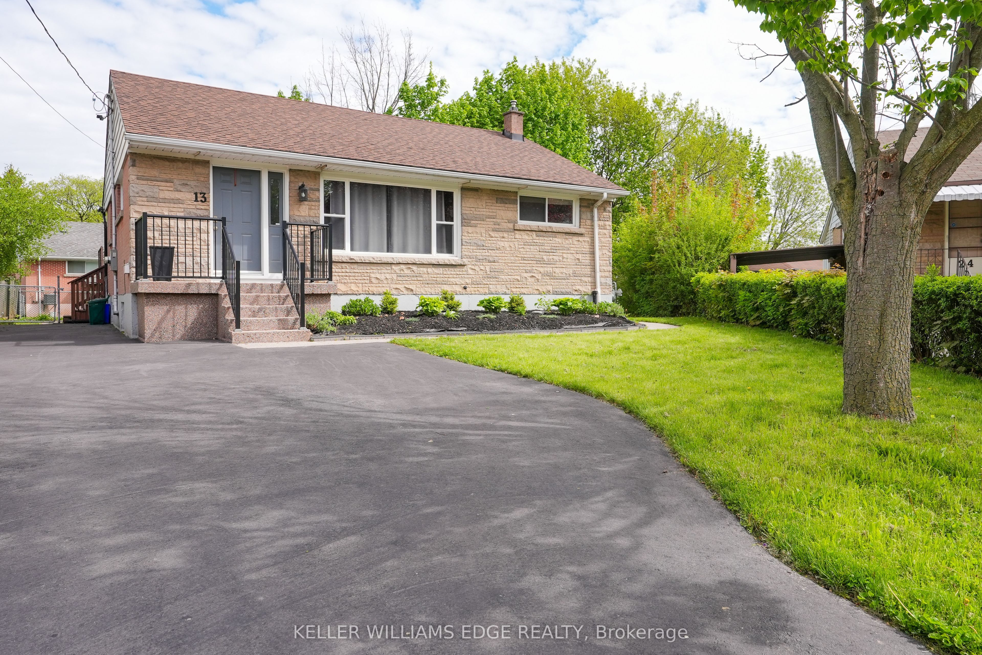 13 Beaucourt Place Lower Property Photo 2