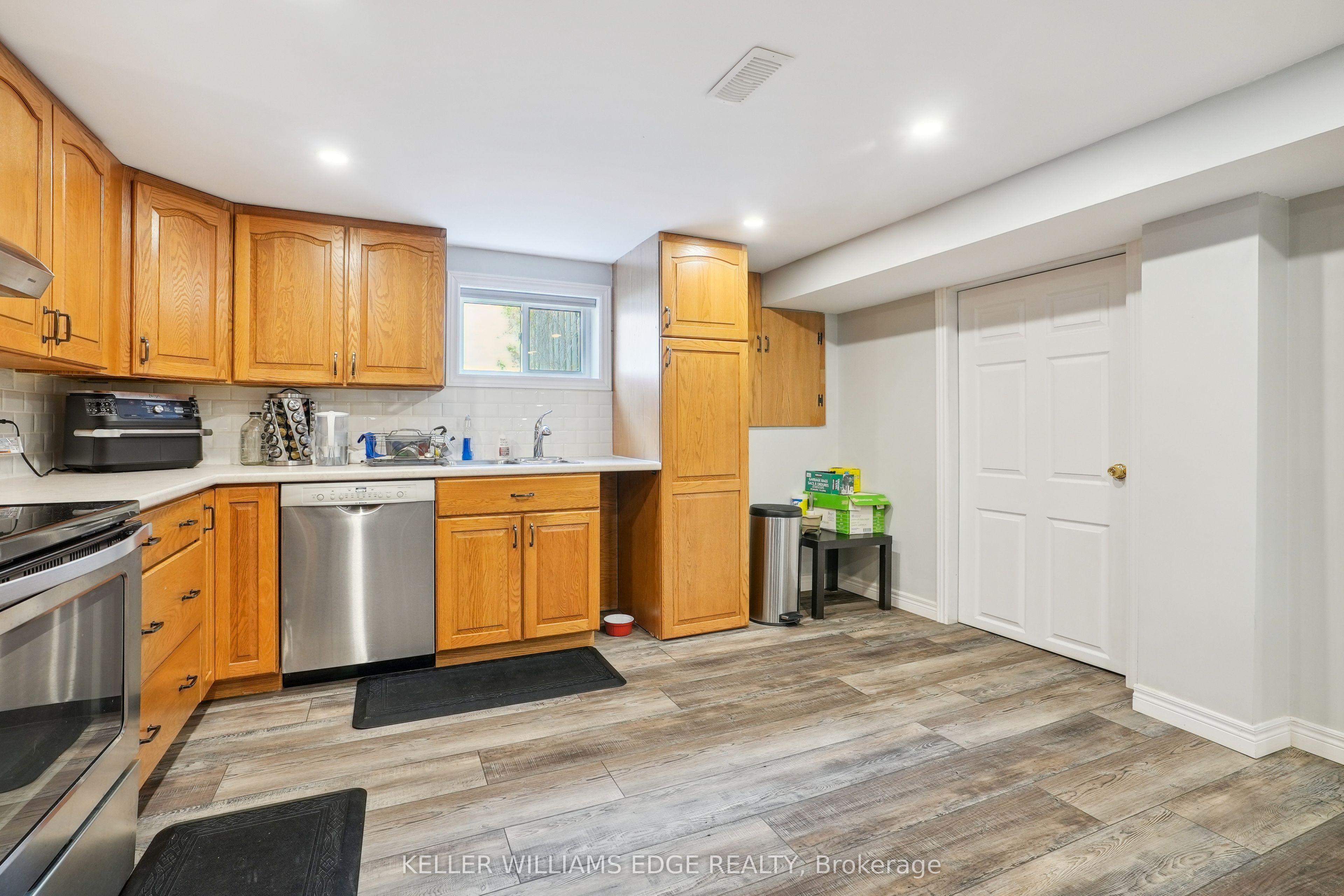 13 Beaucourt Place Lower Property Photo 9