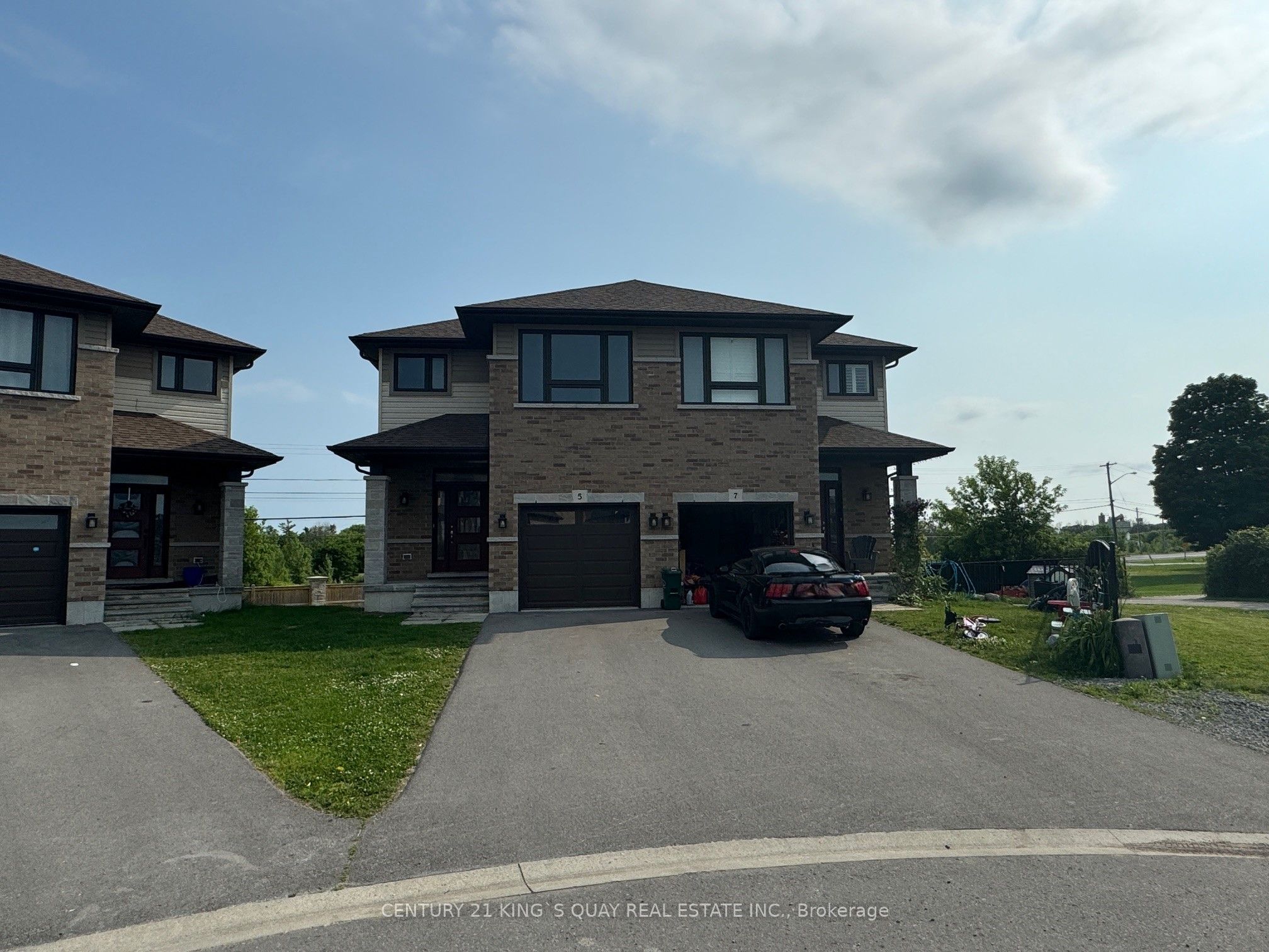 5 Ledgerock Court Property Photo 2