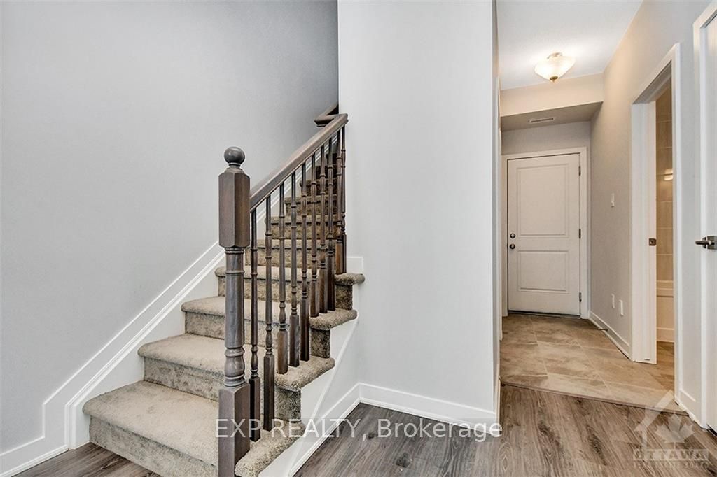 821 Mikinak Road Property Photo 4