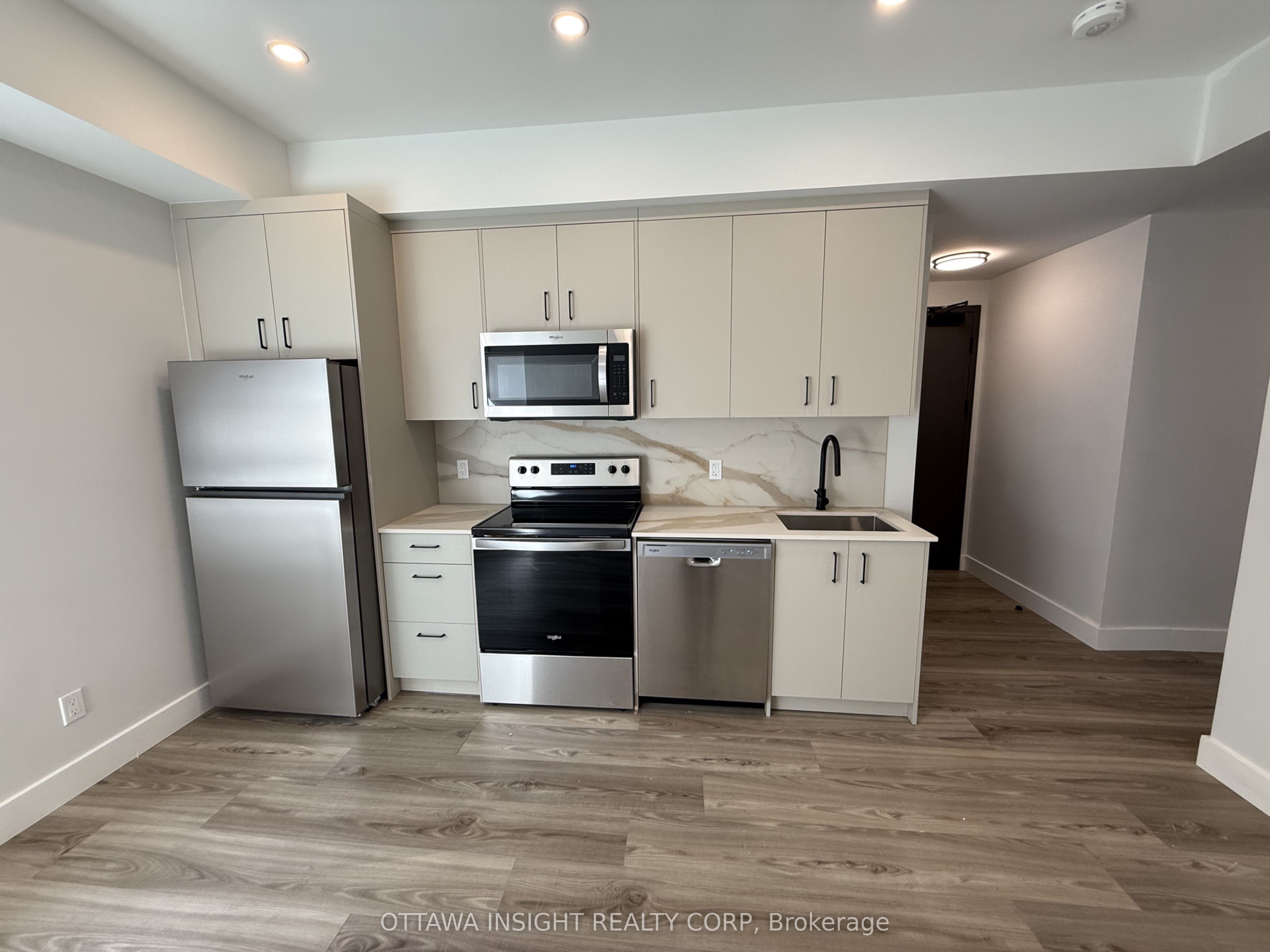 266 Carruthers Avenue 4 Property Photo 4