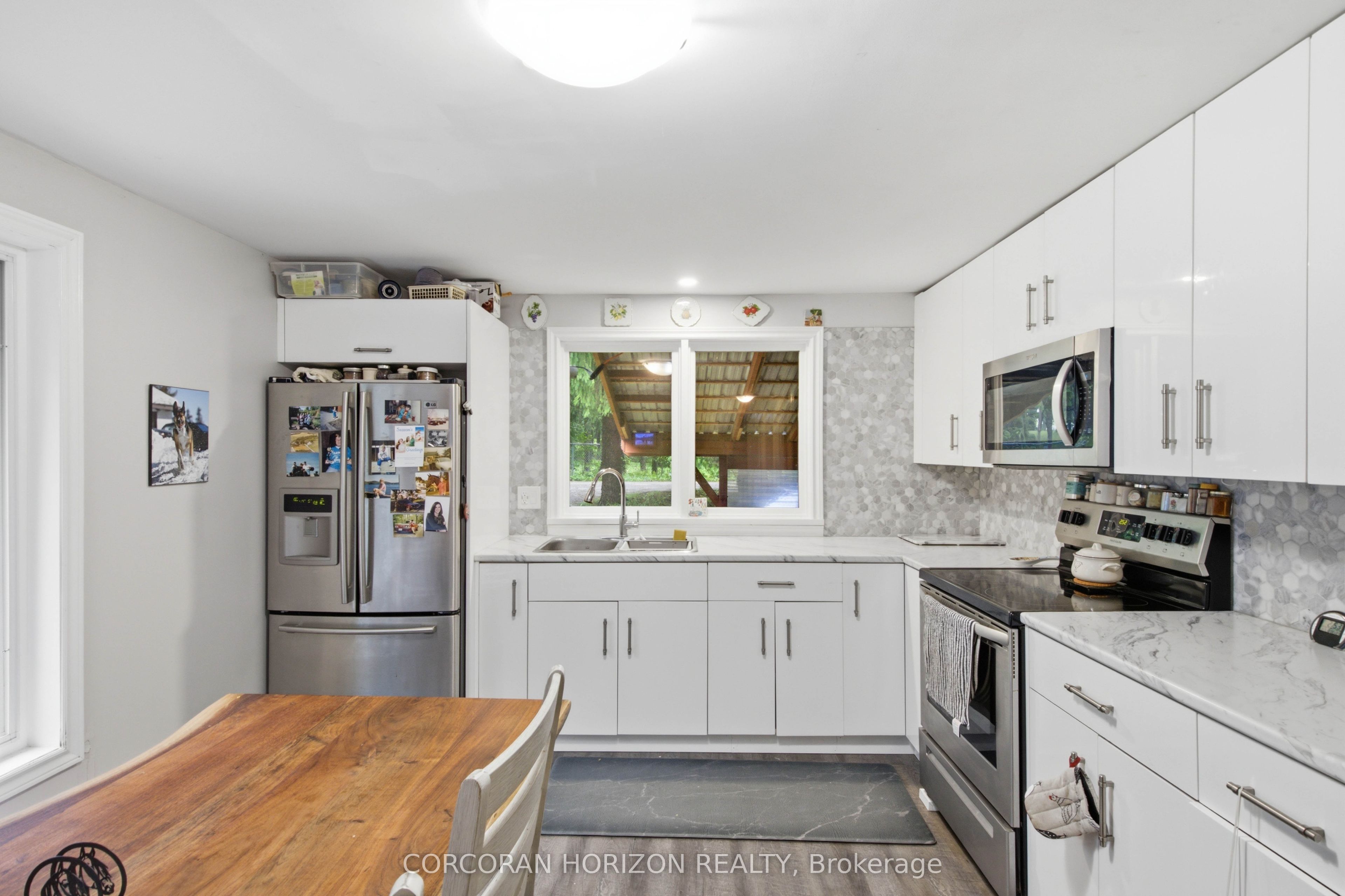 1238 Snyder's Road E Property Photo 30