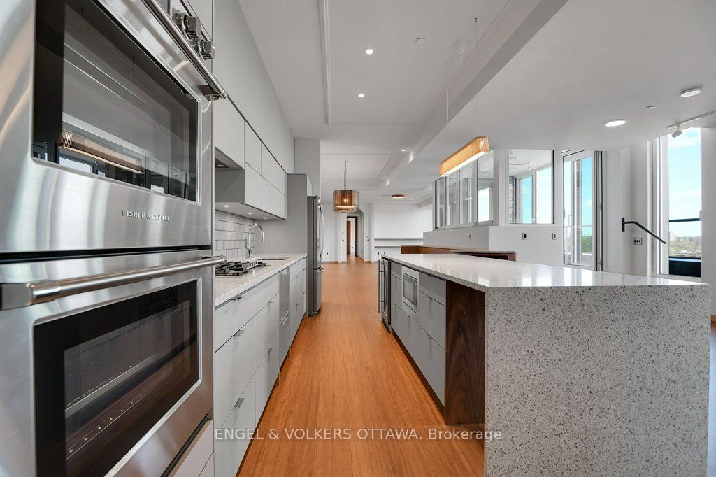 135 Barrette Street Ph4 Property Photo 8