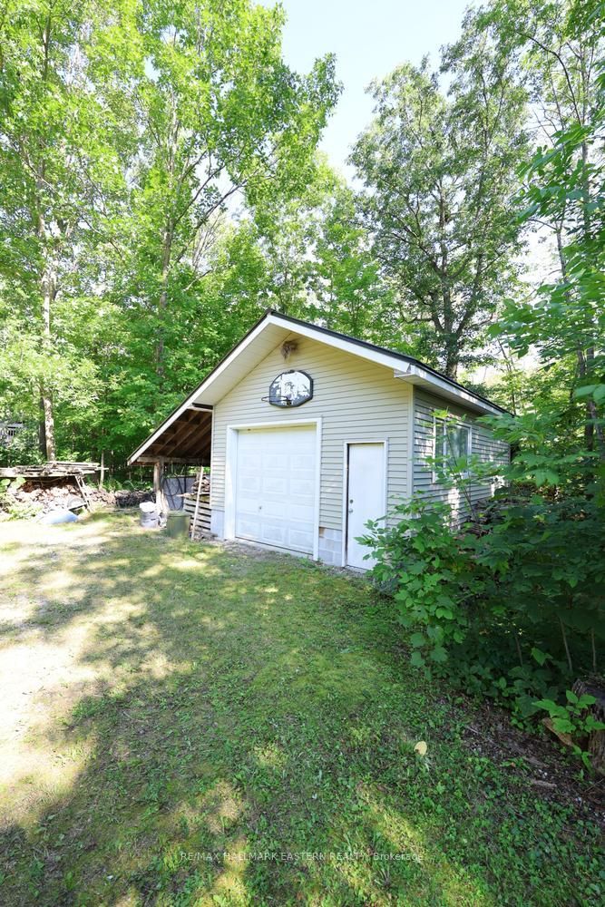 965 Crowe River Road Property Photo 6