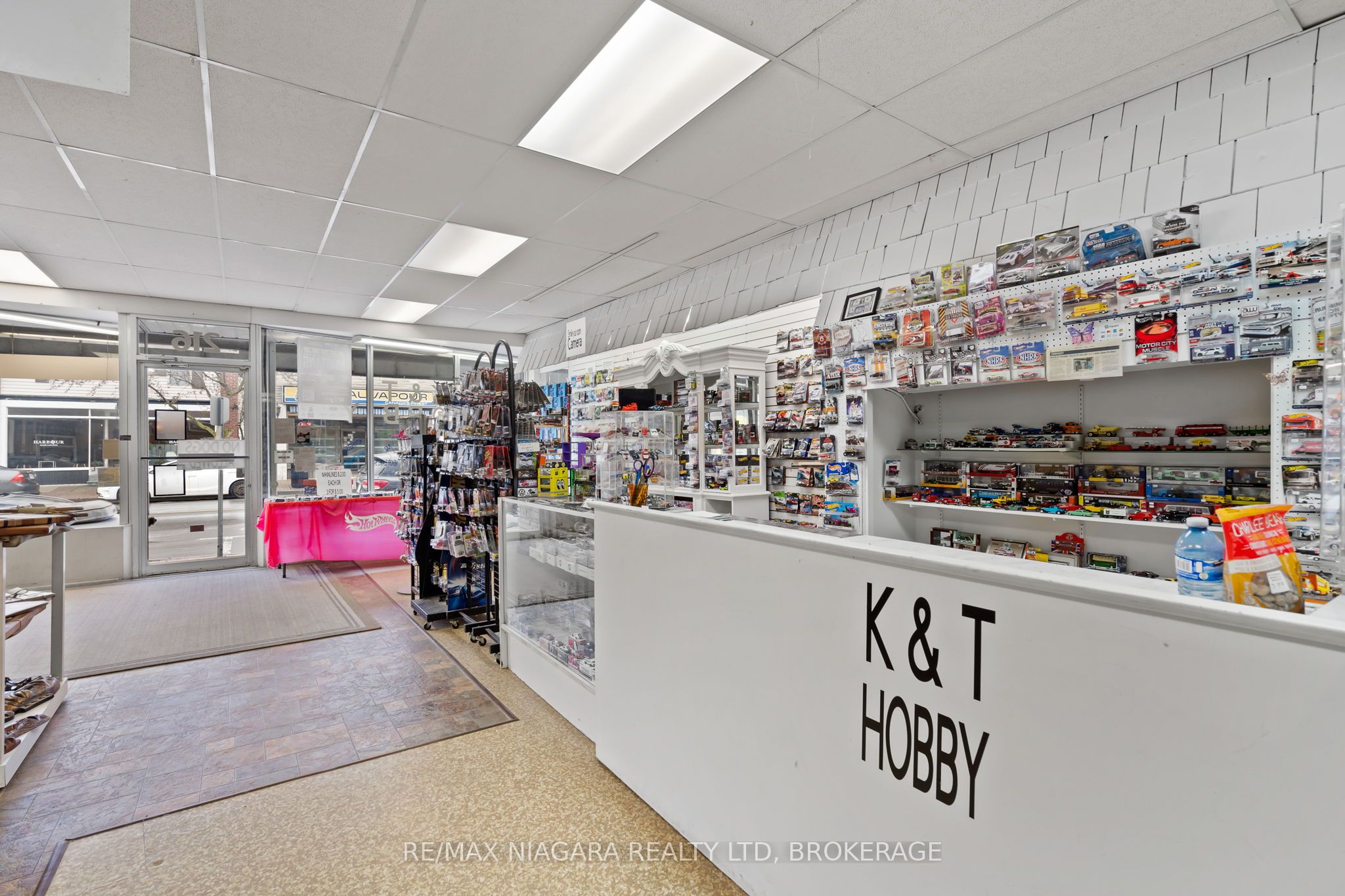 216 King Street Property Photo 4