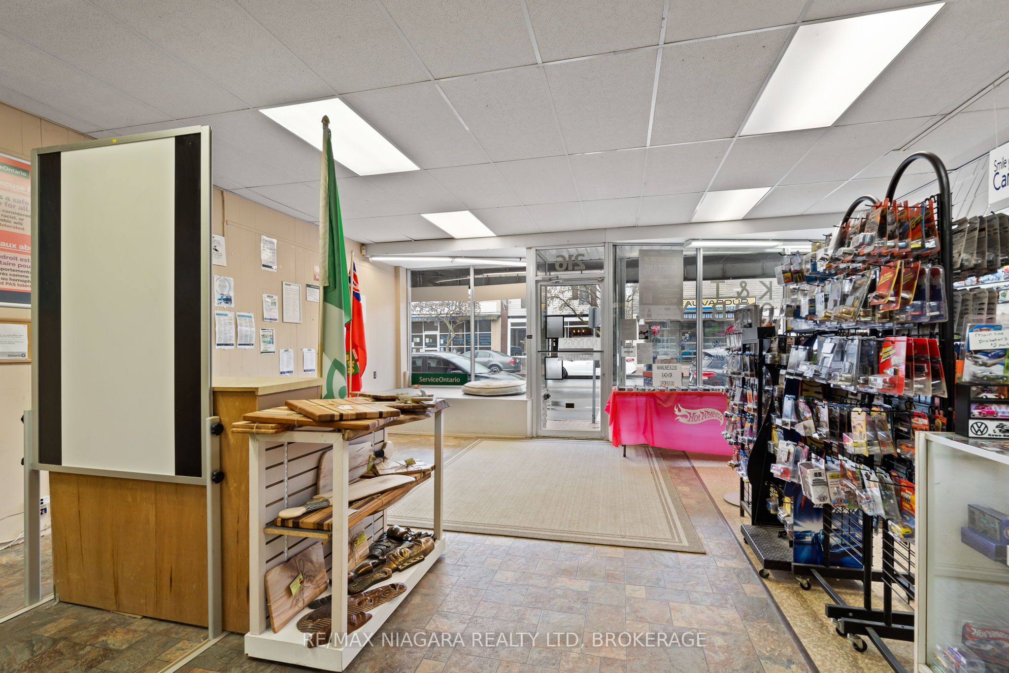 216 King Street Property Photo 5
