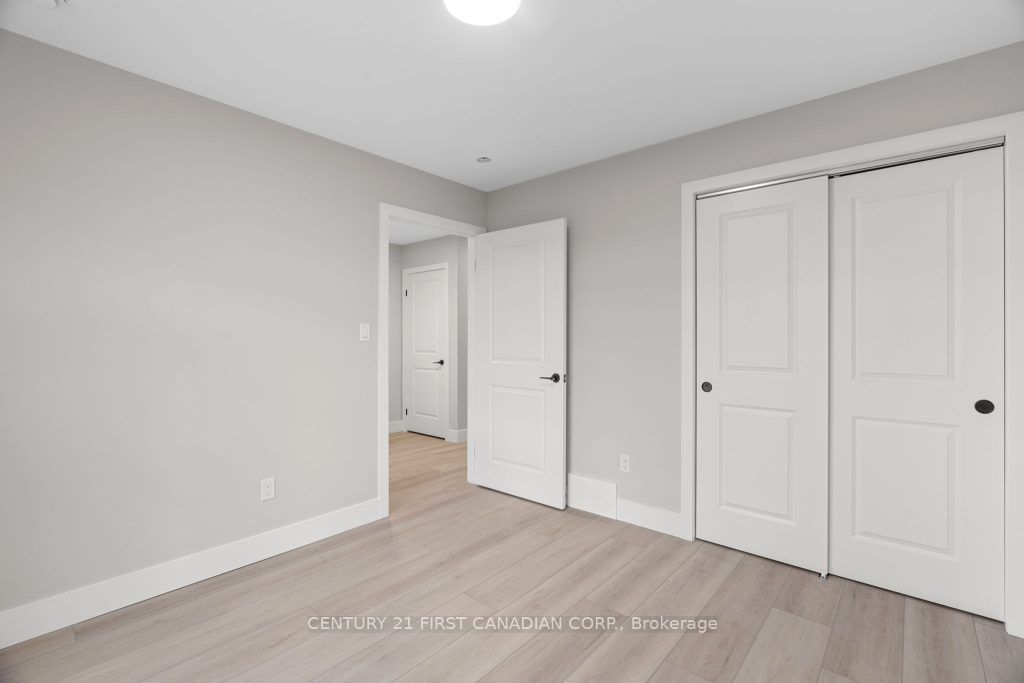 91 Victoria Avenue E Property Photo 6
