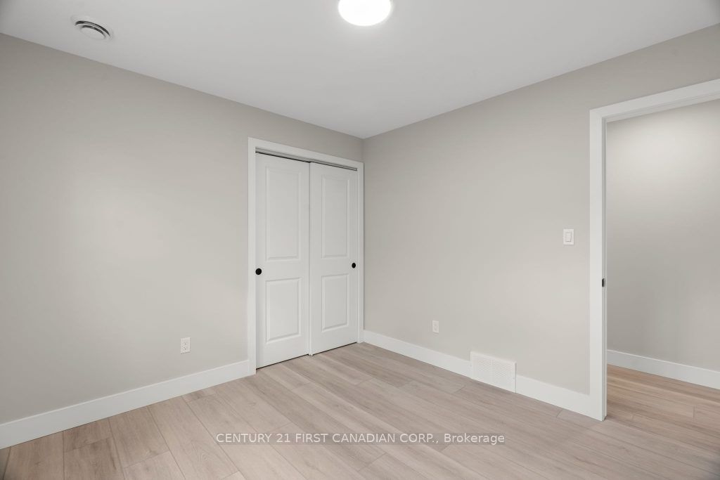 91 Victoria Avenue E Property Photo 7