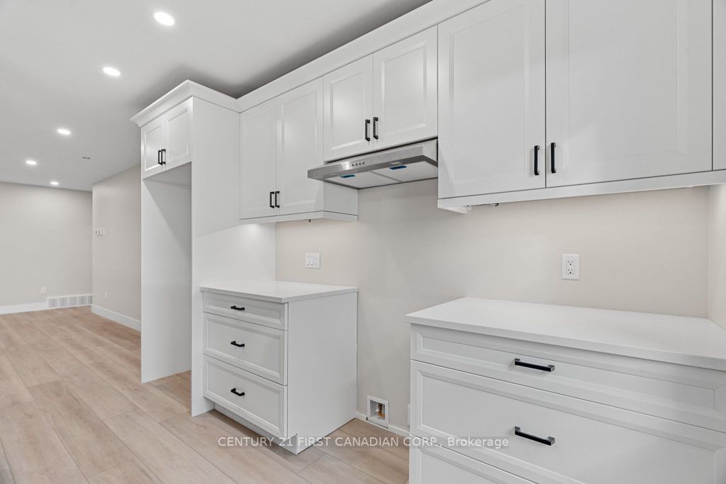 91 Victoria Avenue E Property Photo 16