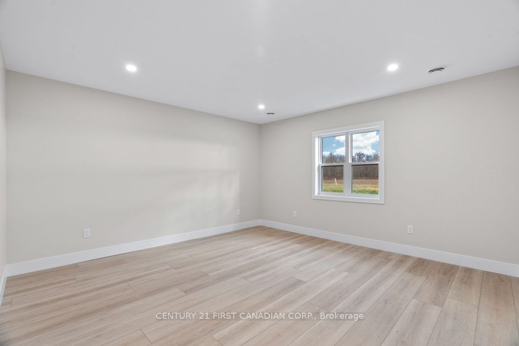91 Victoria Avenue E Property Photo 18