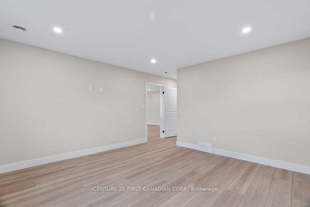 91 Victoria Avenue E Property Photo 20