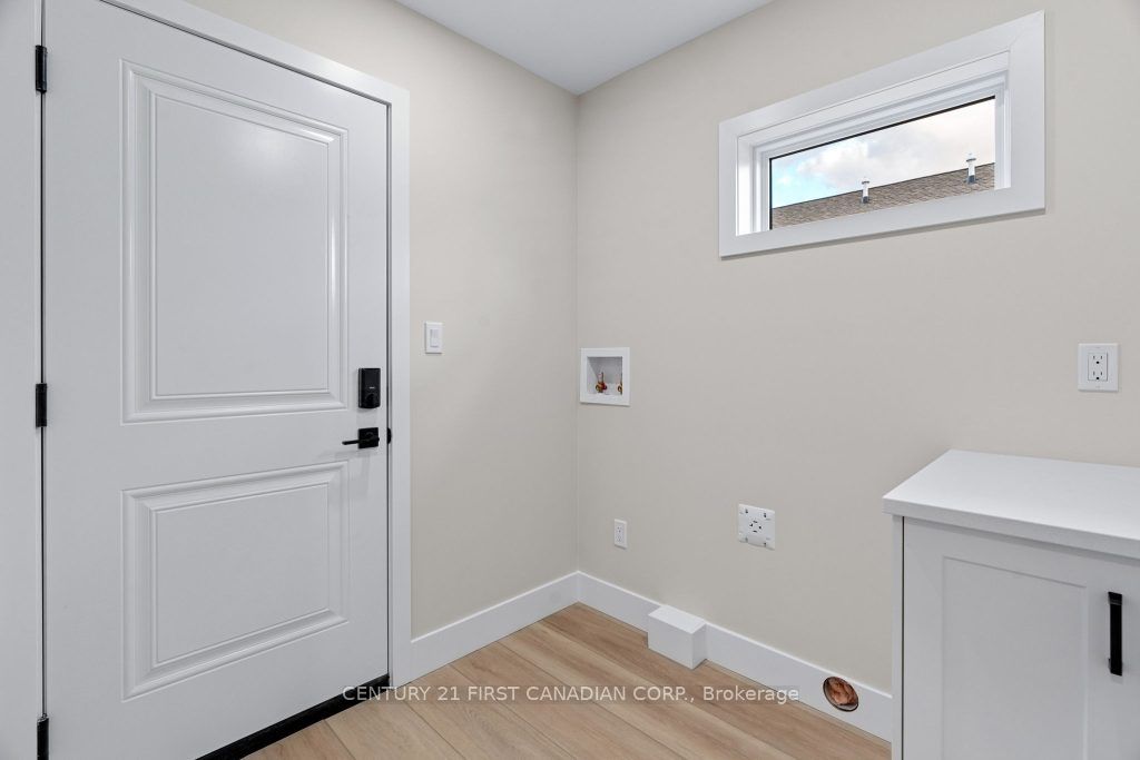 91 Victoria Avenue E Property Photo 24