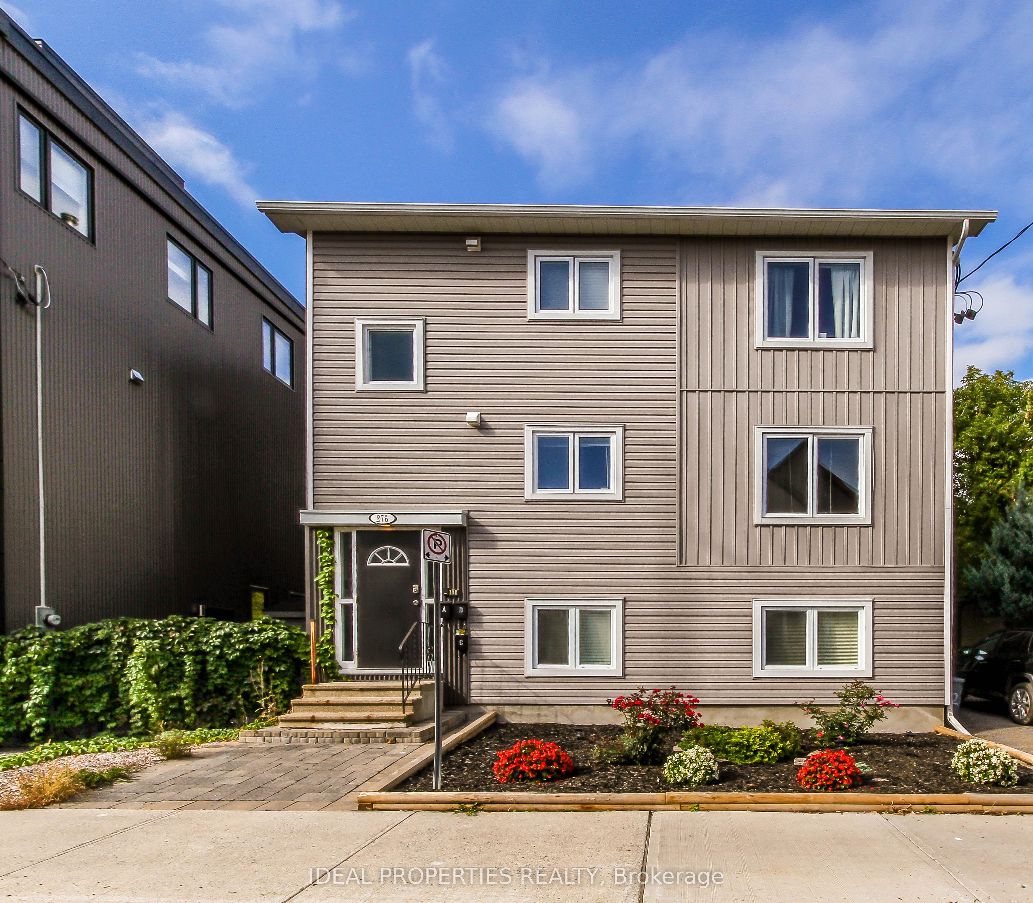 276 CARRUTHERS Avenue A Property Photo 1