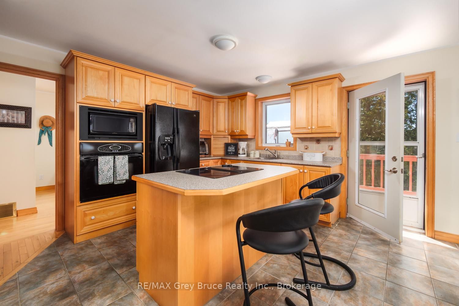 68 Bayshore Avenue S Property Photo 25
