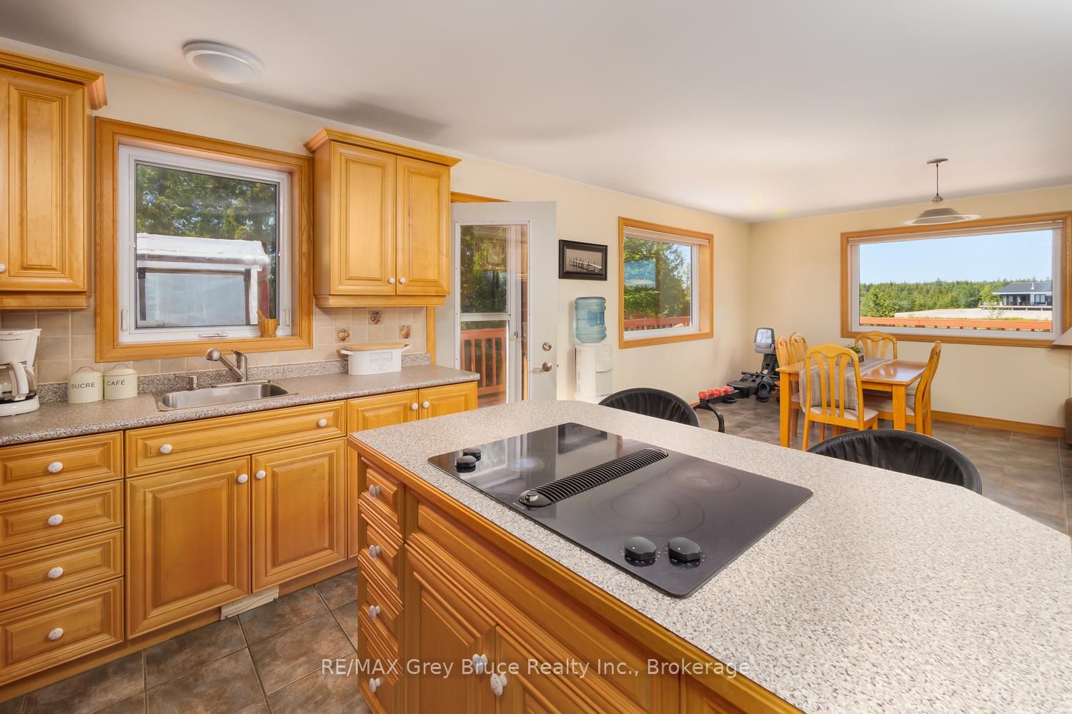 68 Bayshore Avenue S Property Photo 28