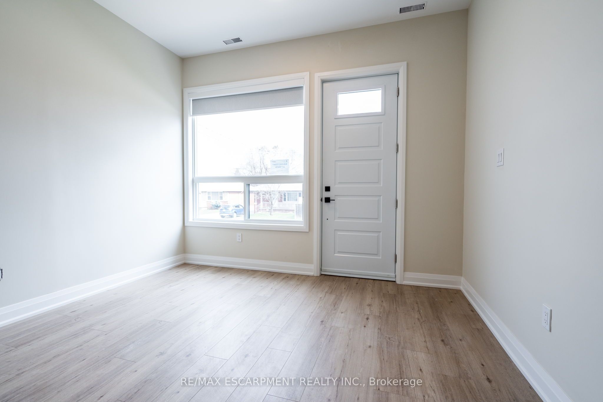 728 Eleventh Avenue B Property Photo 2